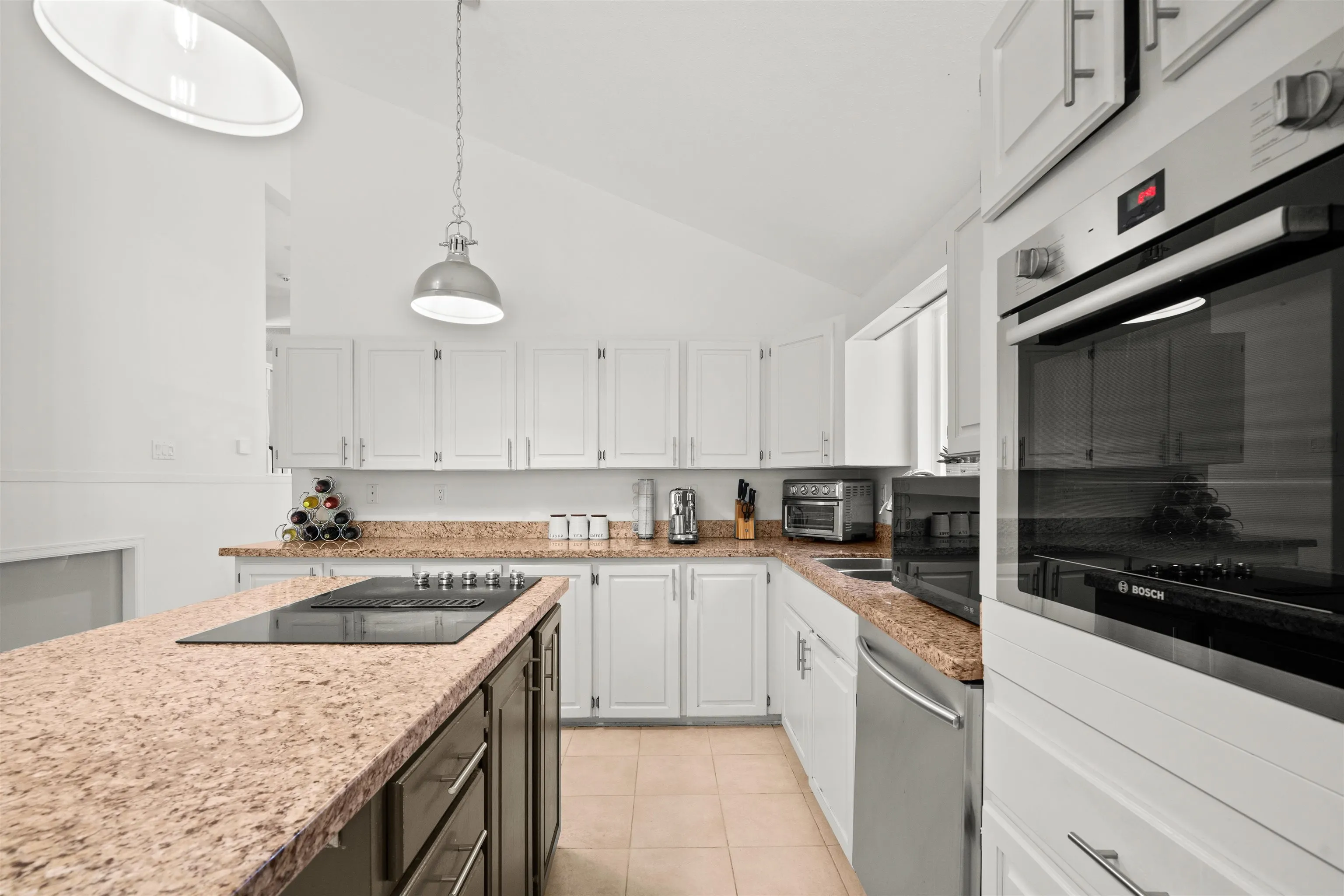 3336 Manning Crescent