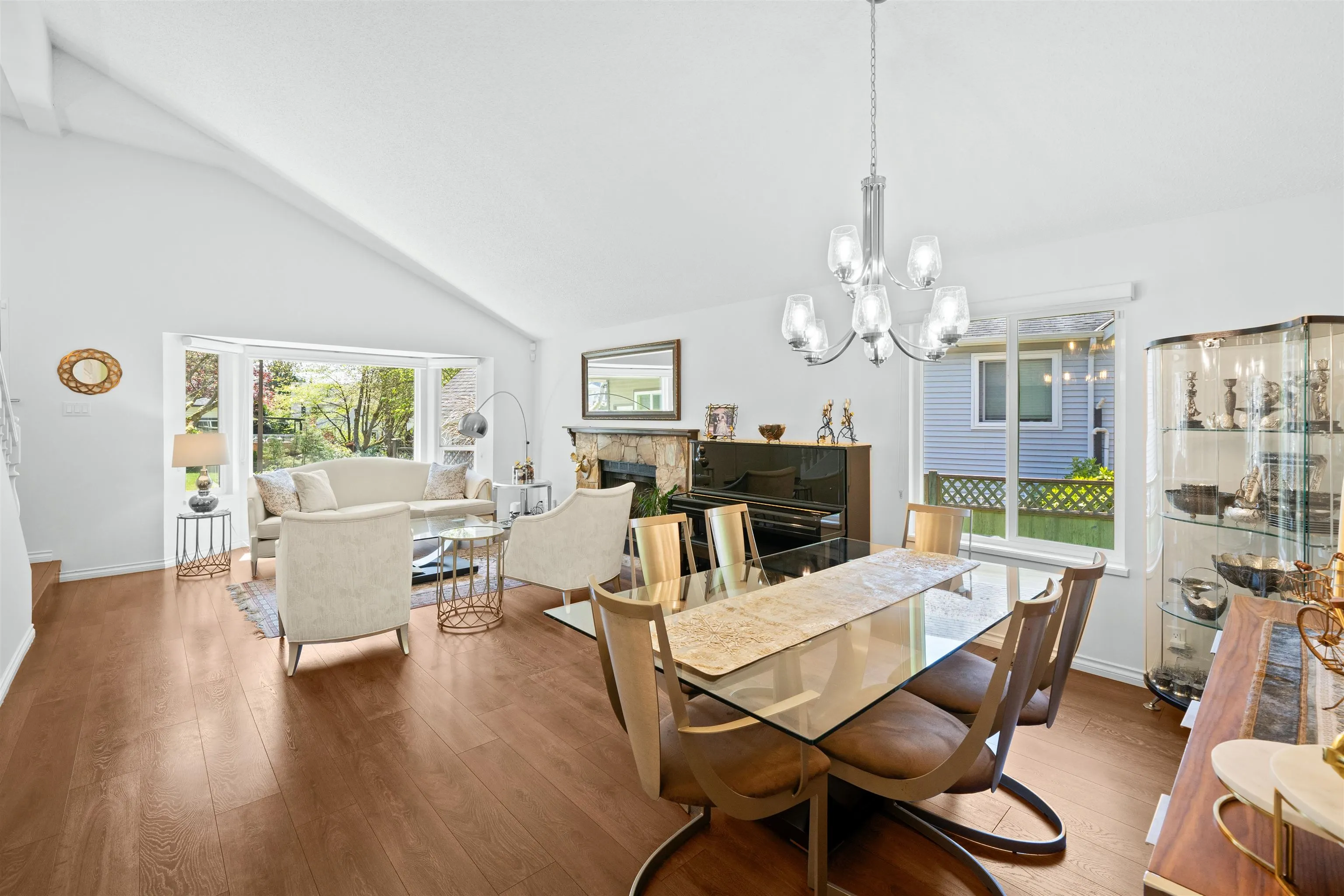 3336 Manning Crescent