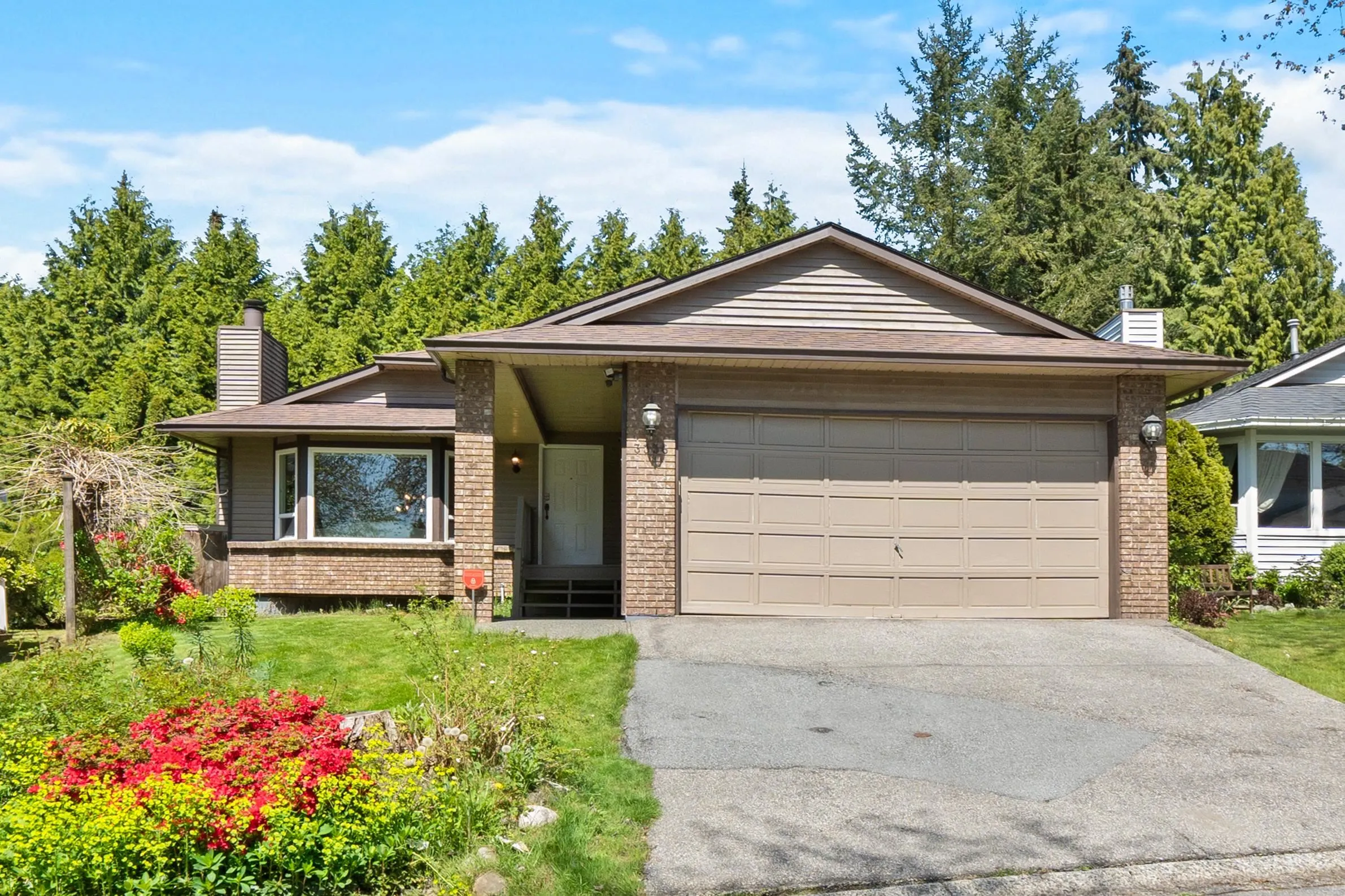 3336 Manning Crescent