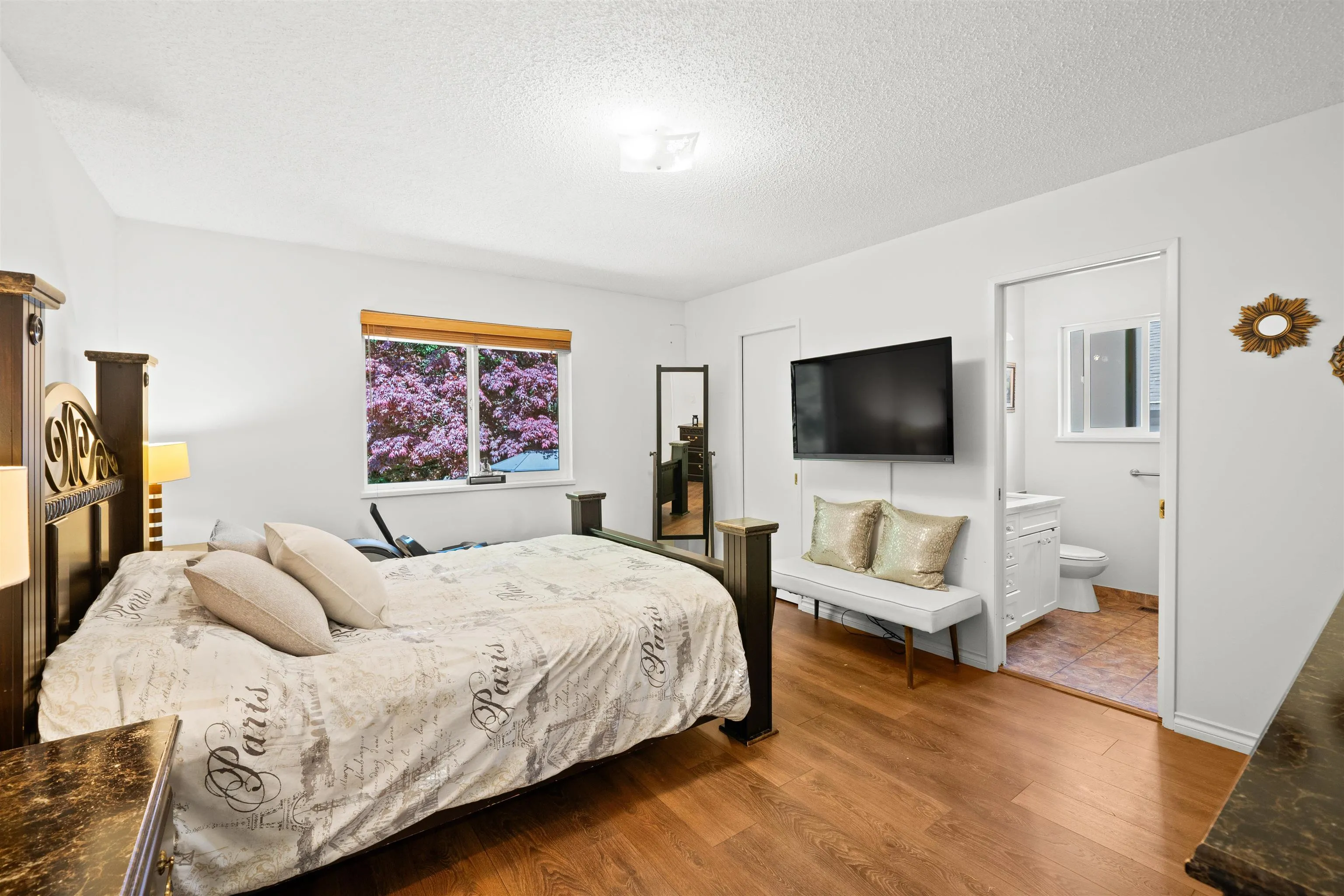 3336 Manning Crescent
