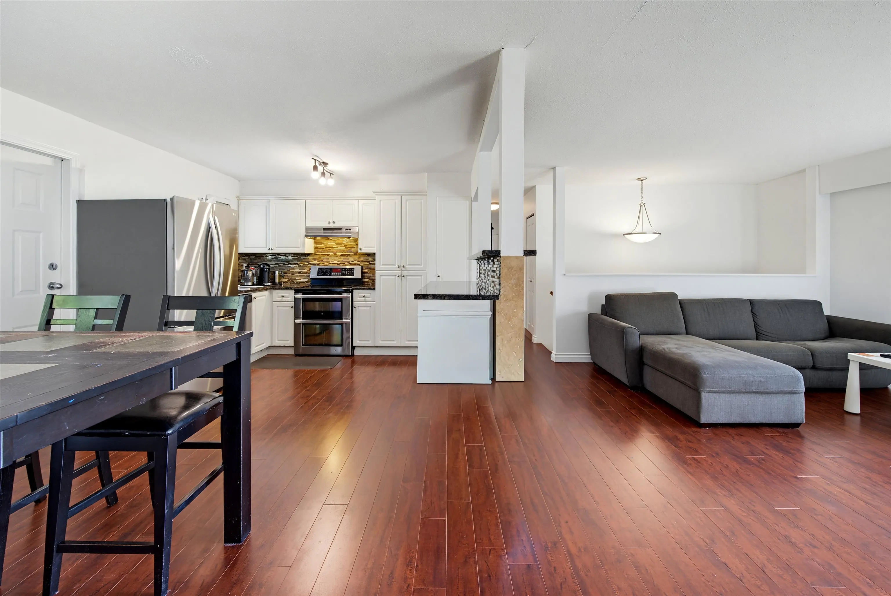 3992 St. Thomas Street