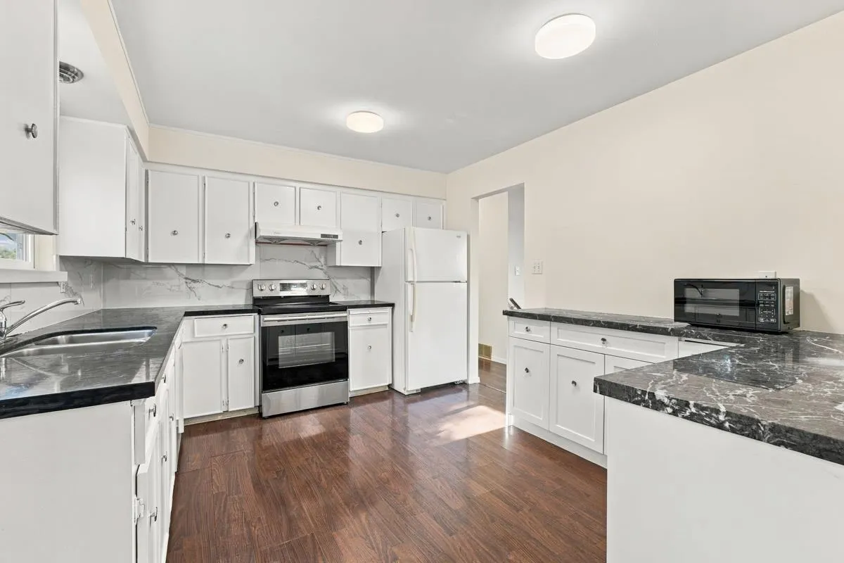 14036 102a Avenue