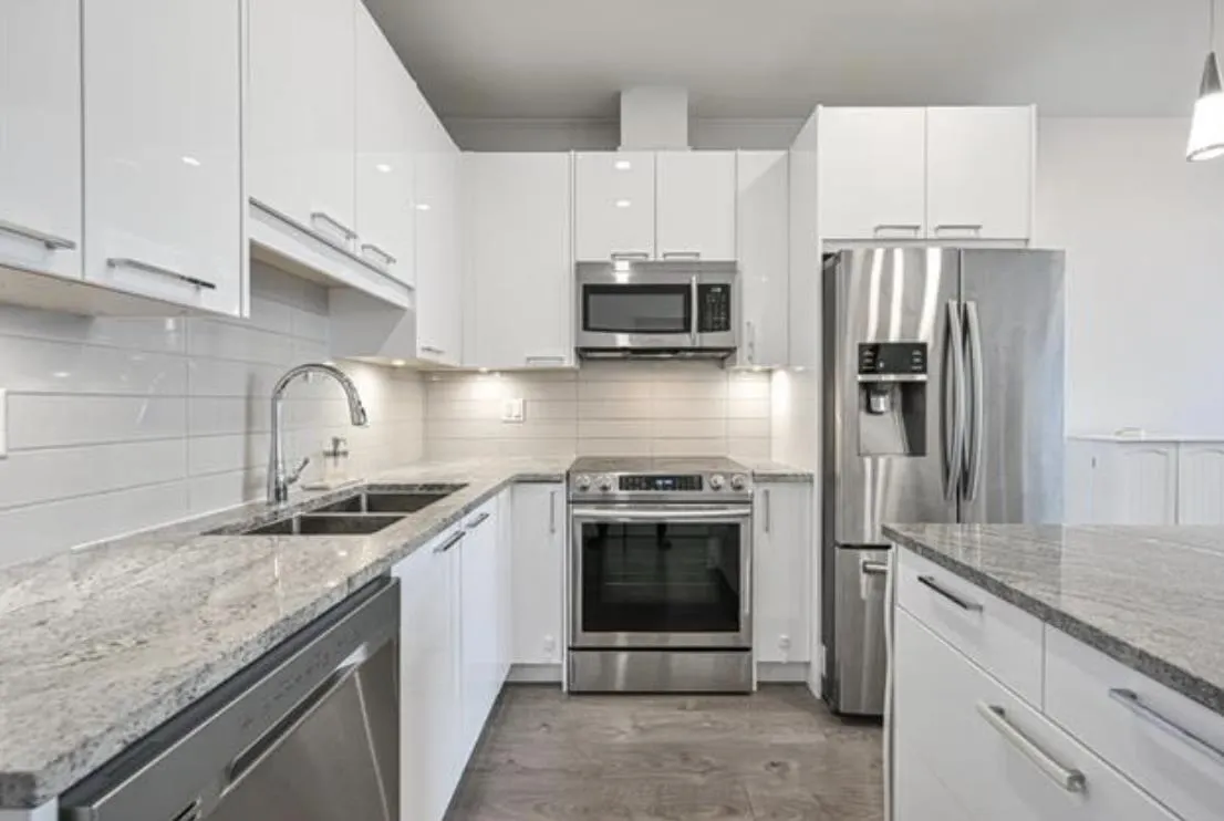 20696 Eastleigh Crescent #503