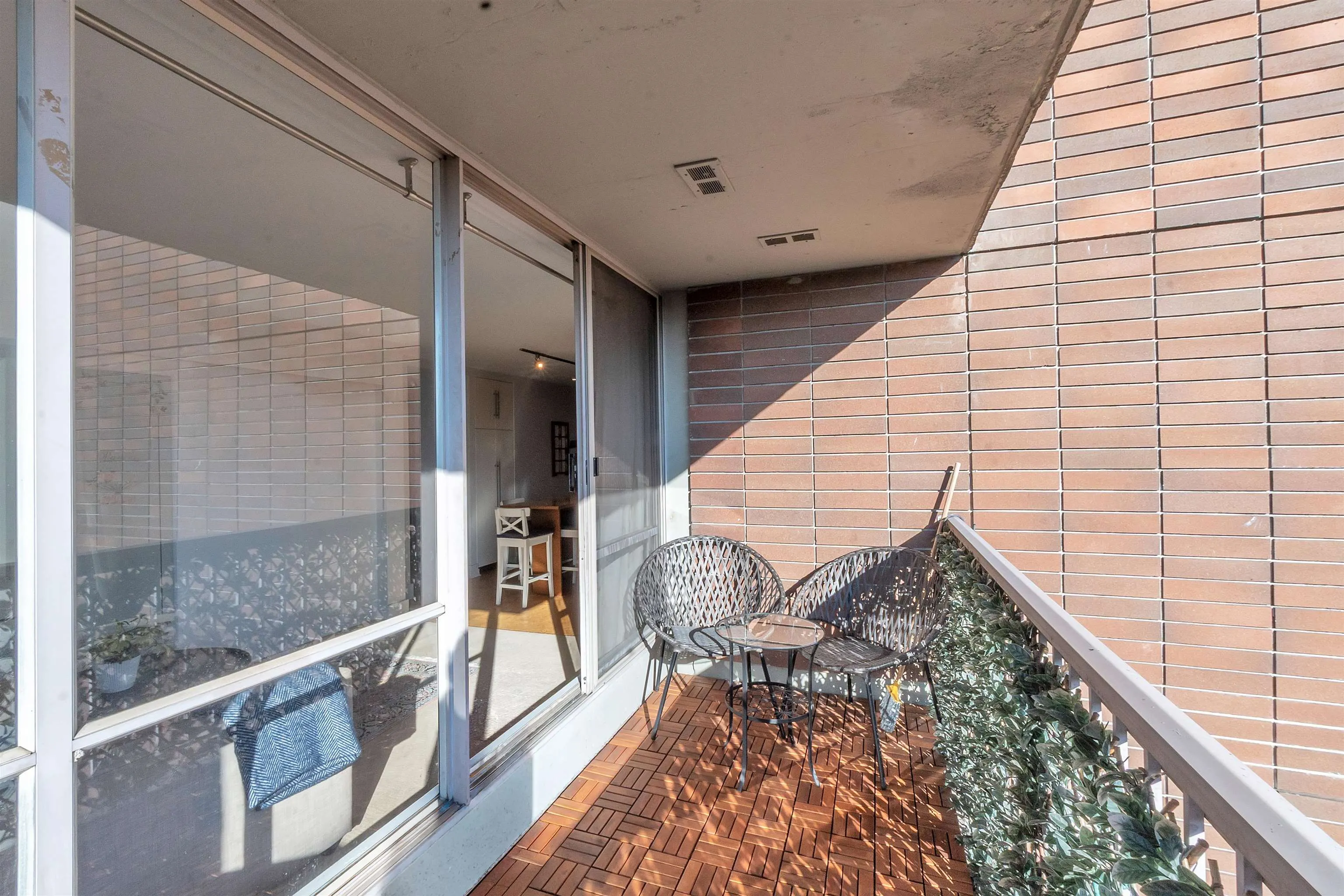 2016 Fullerton Avenue #1010
