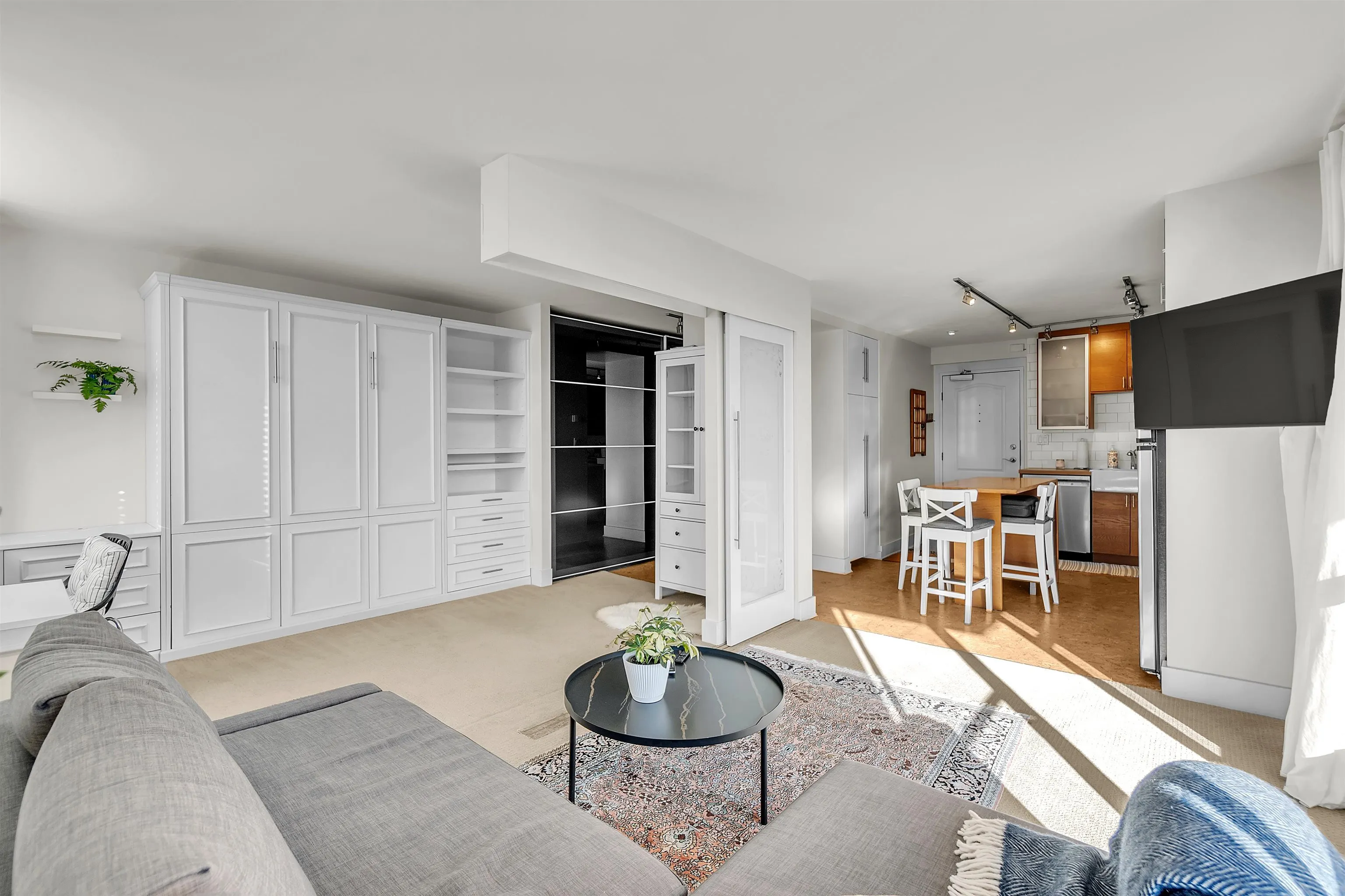 2016 Fullerton Avenue #1010