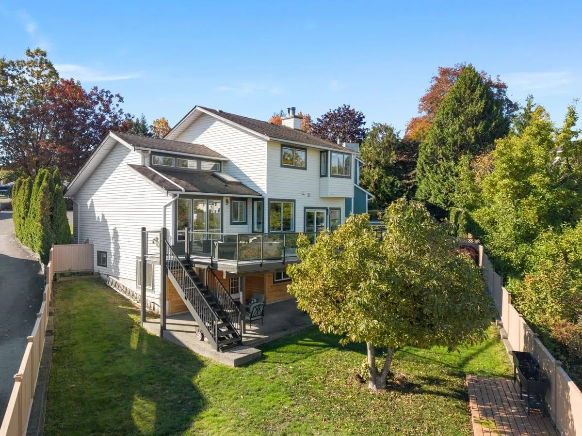 2137 Parapet Terrace