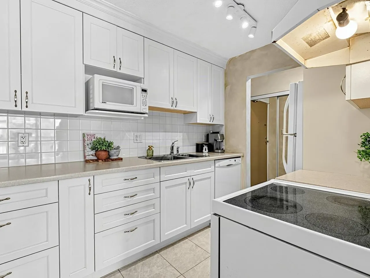 275 W 2nd Street #309