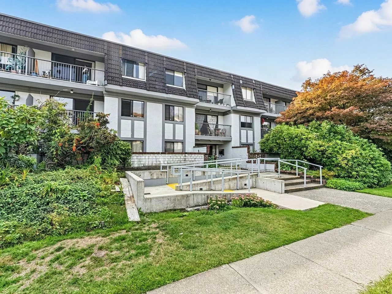 275 W 2nd Street #309