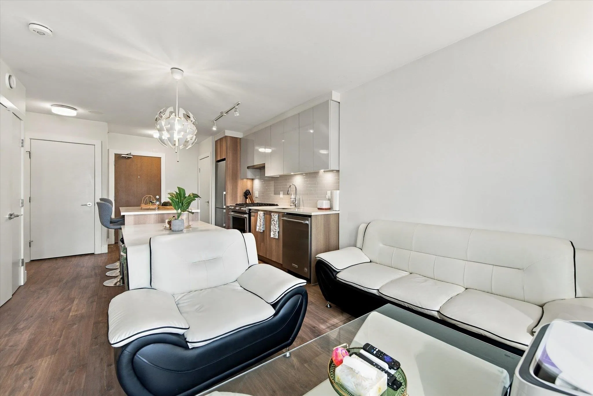 258 Nelson's Court #708