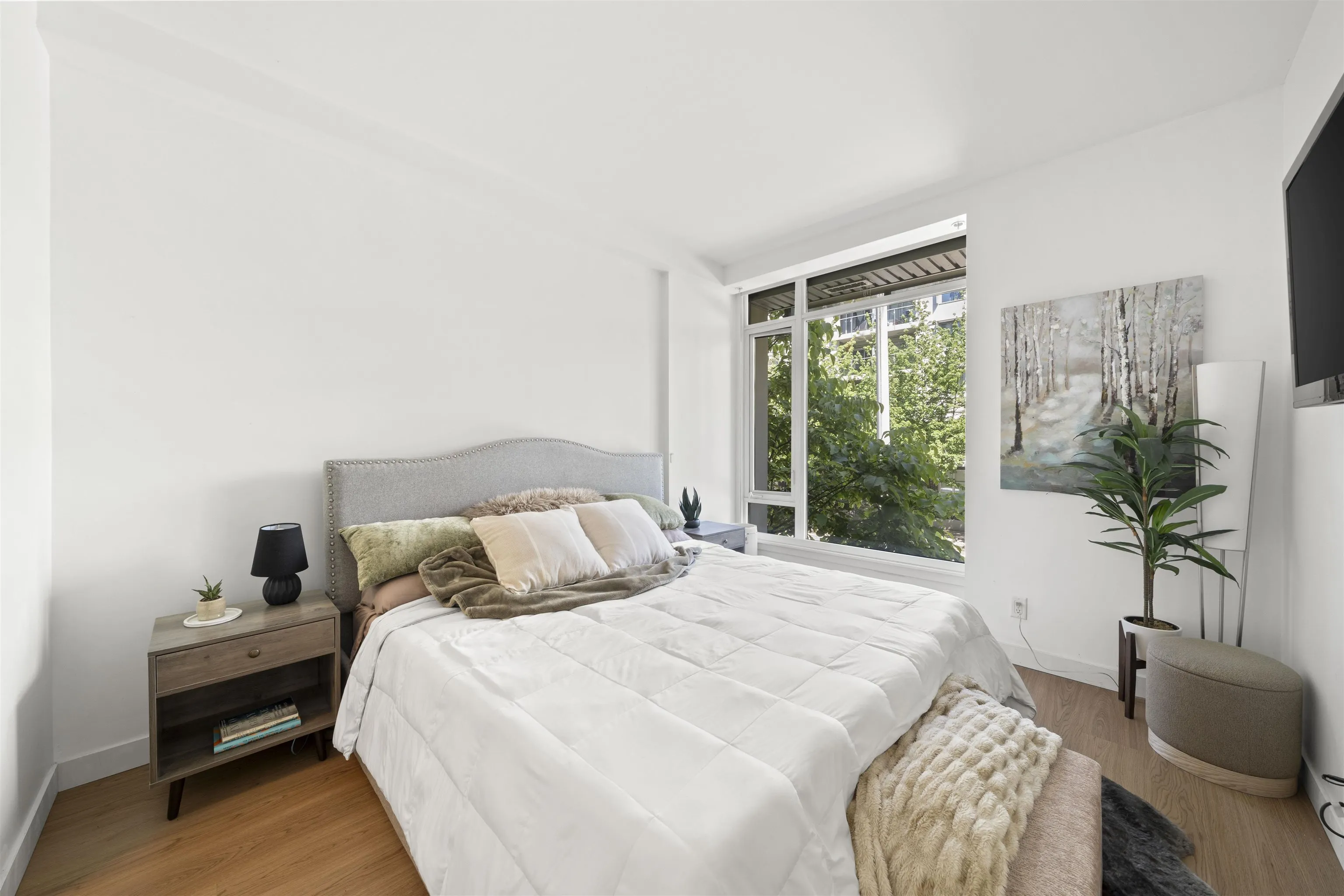 70 W 1st Avenue