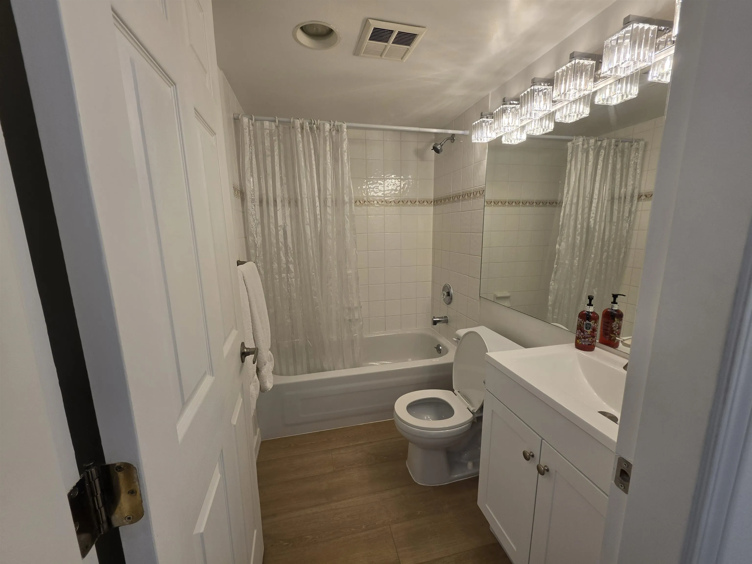 1188 Richards Street #1902