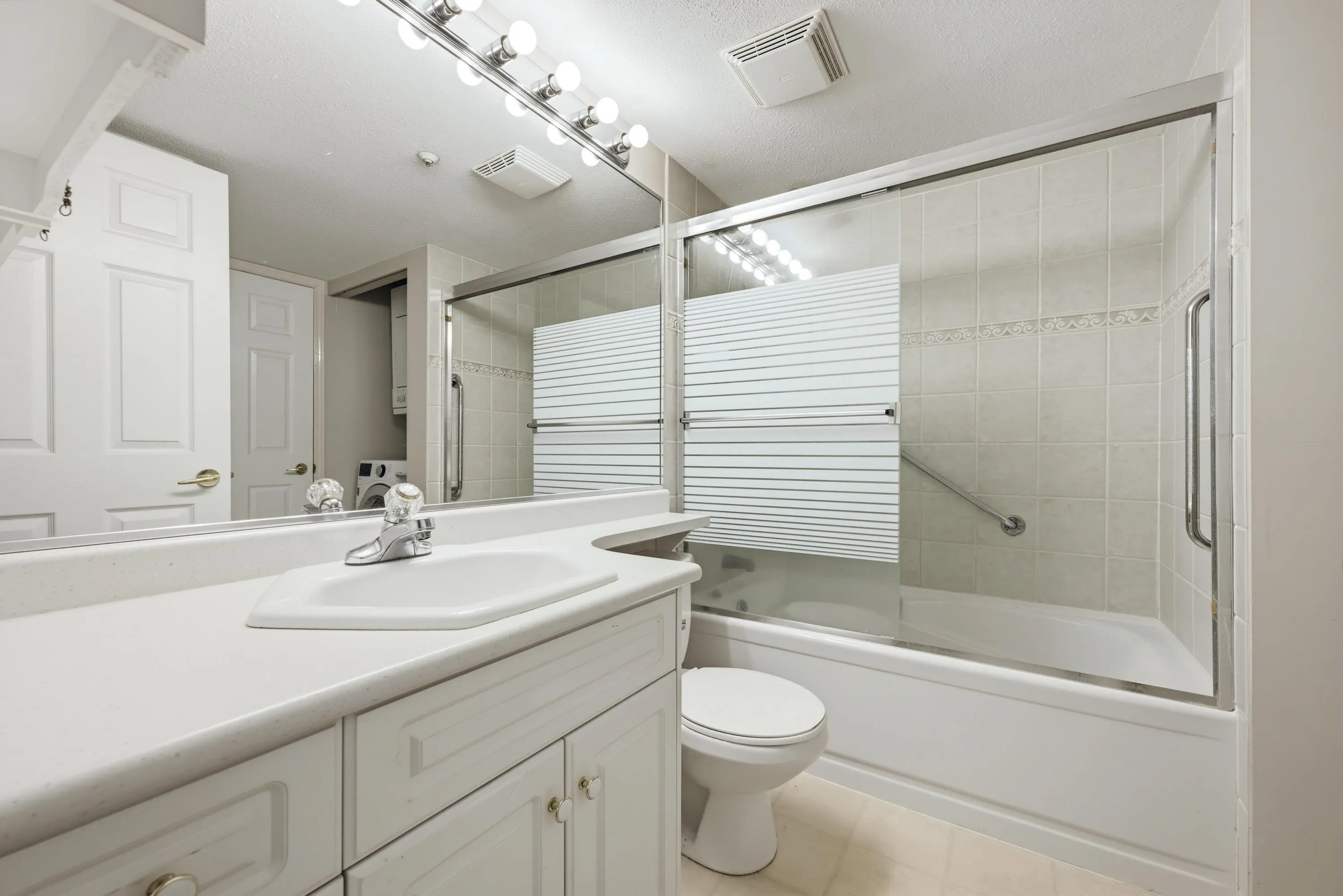 13860 70 Avenue #101