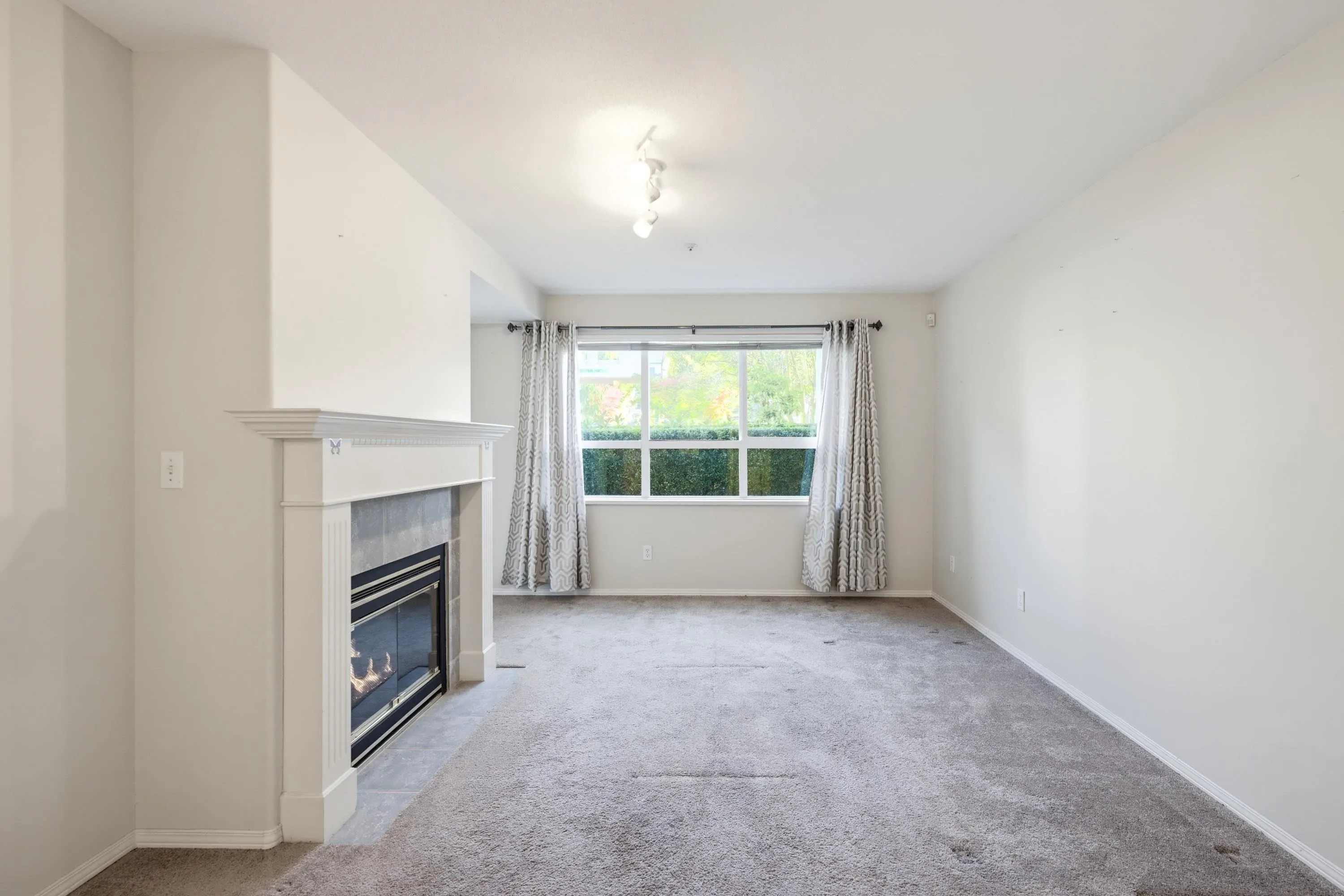 13860 70 Avenue #101