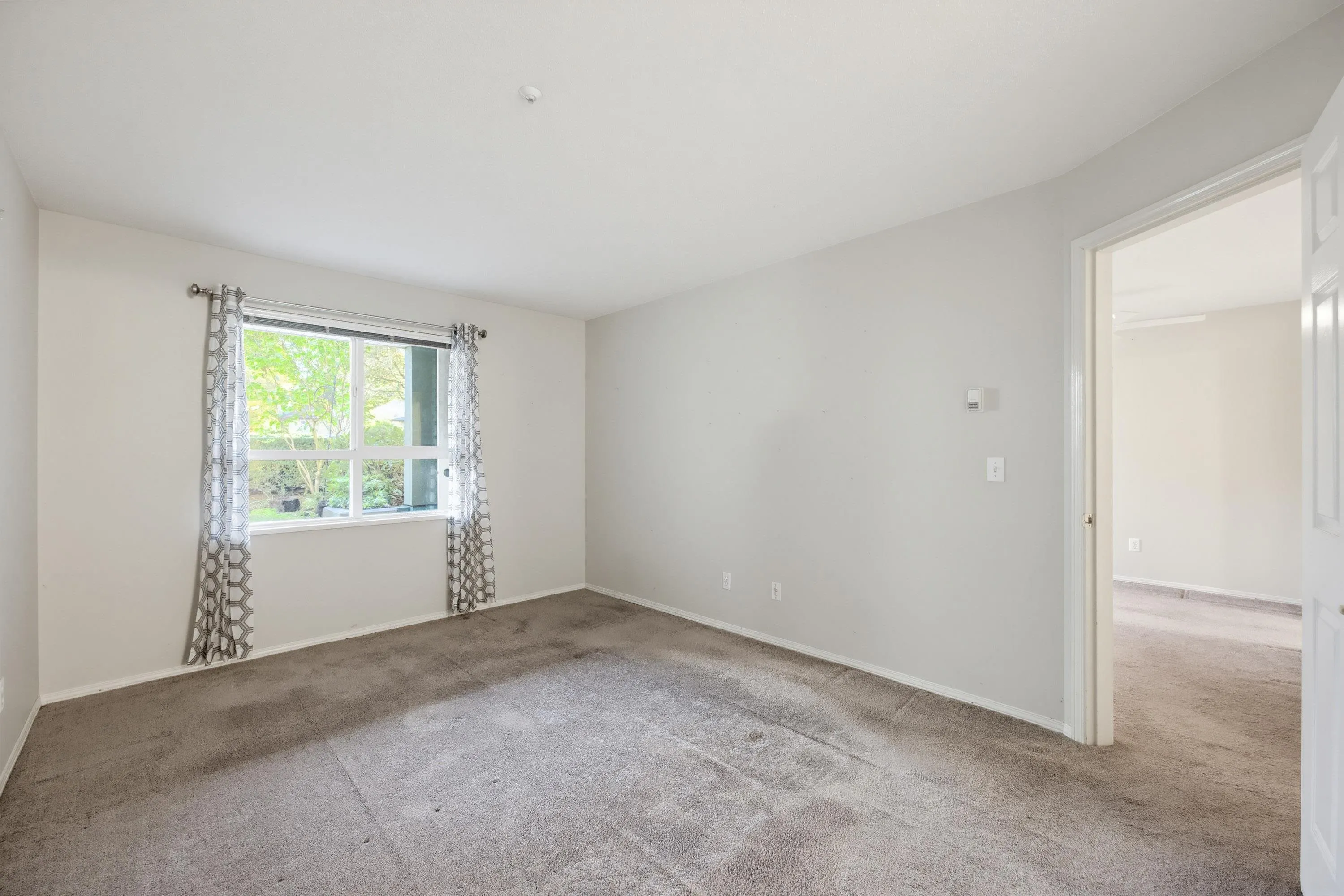 13860 70 Avenue #101