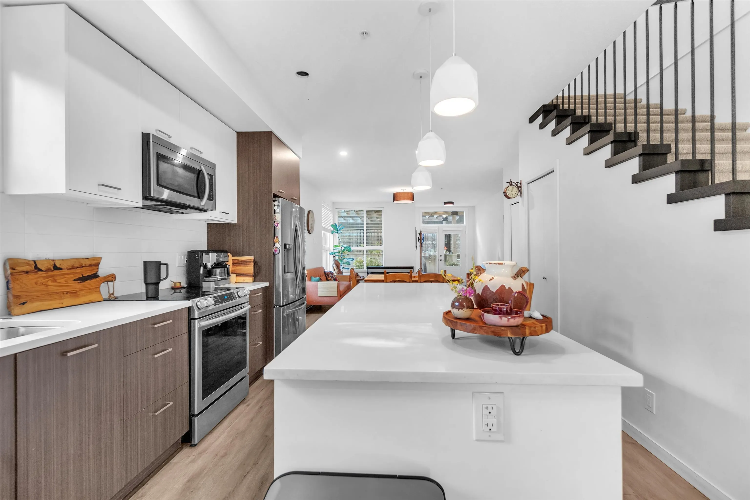 20087 68 Avenue #B210