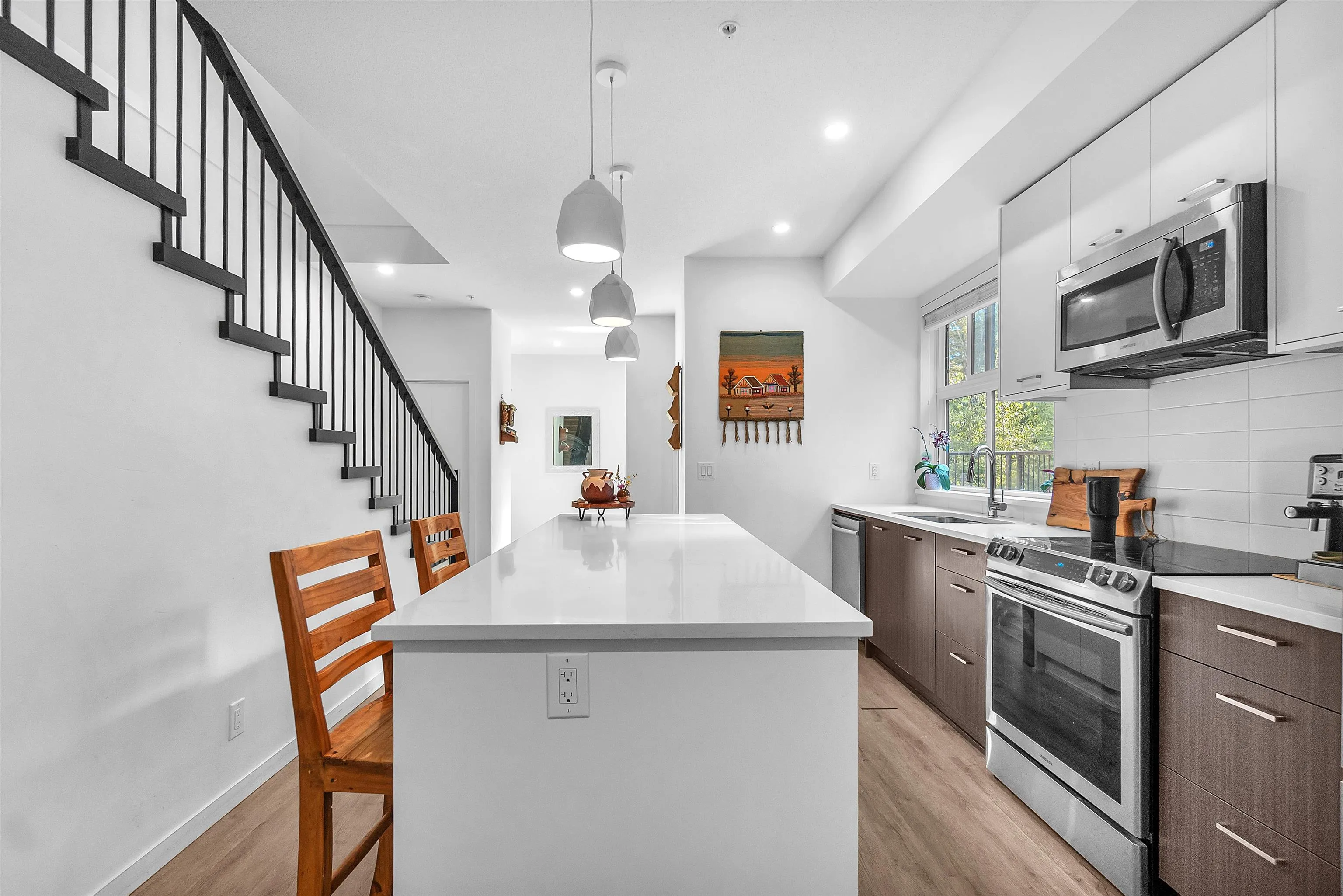 20087 68 Avenue #B210