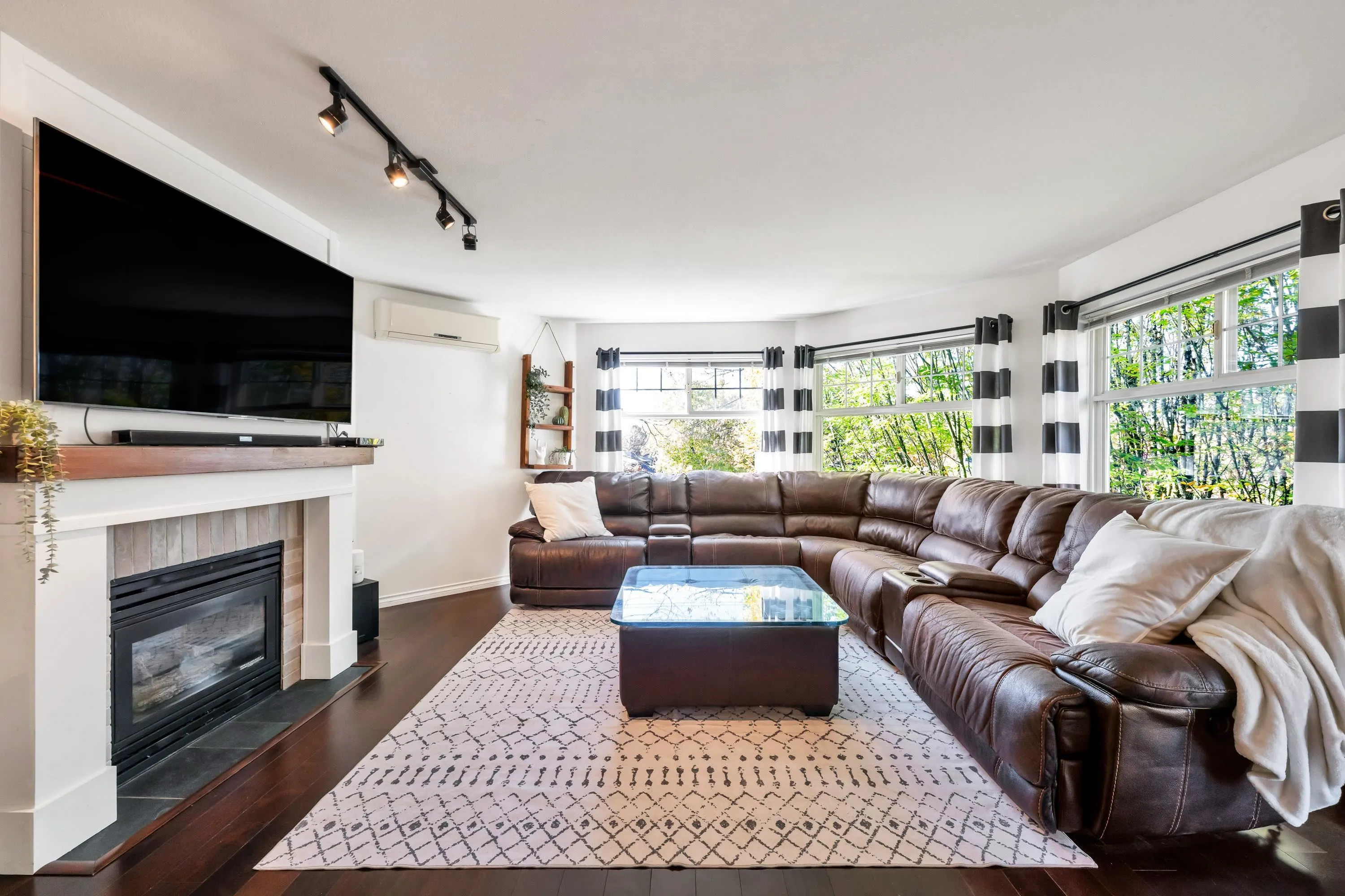 8976 208 Street #307