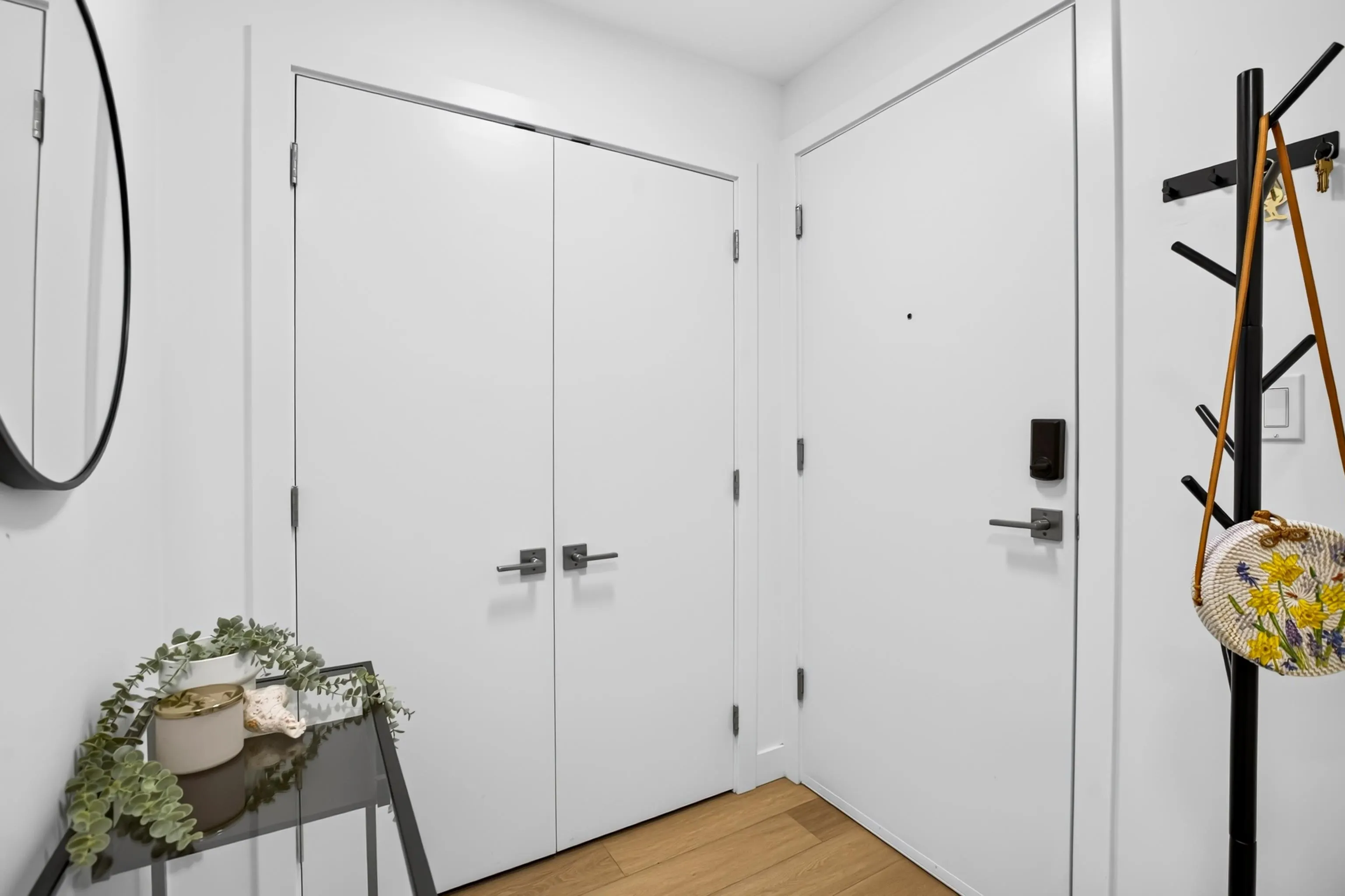 2331 Kelly Avenue #203