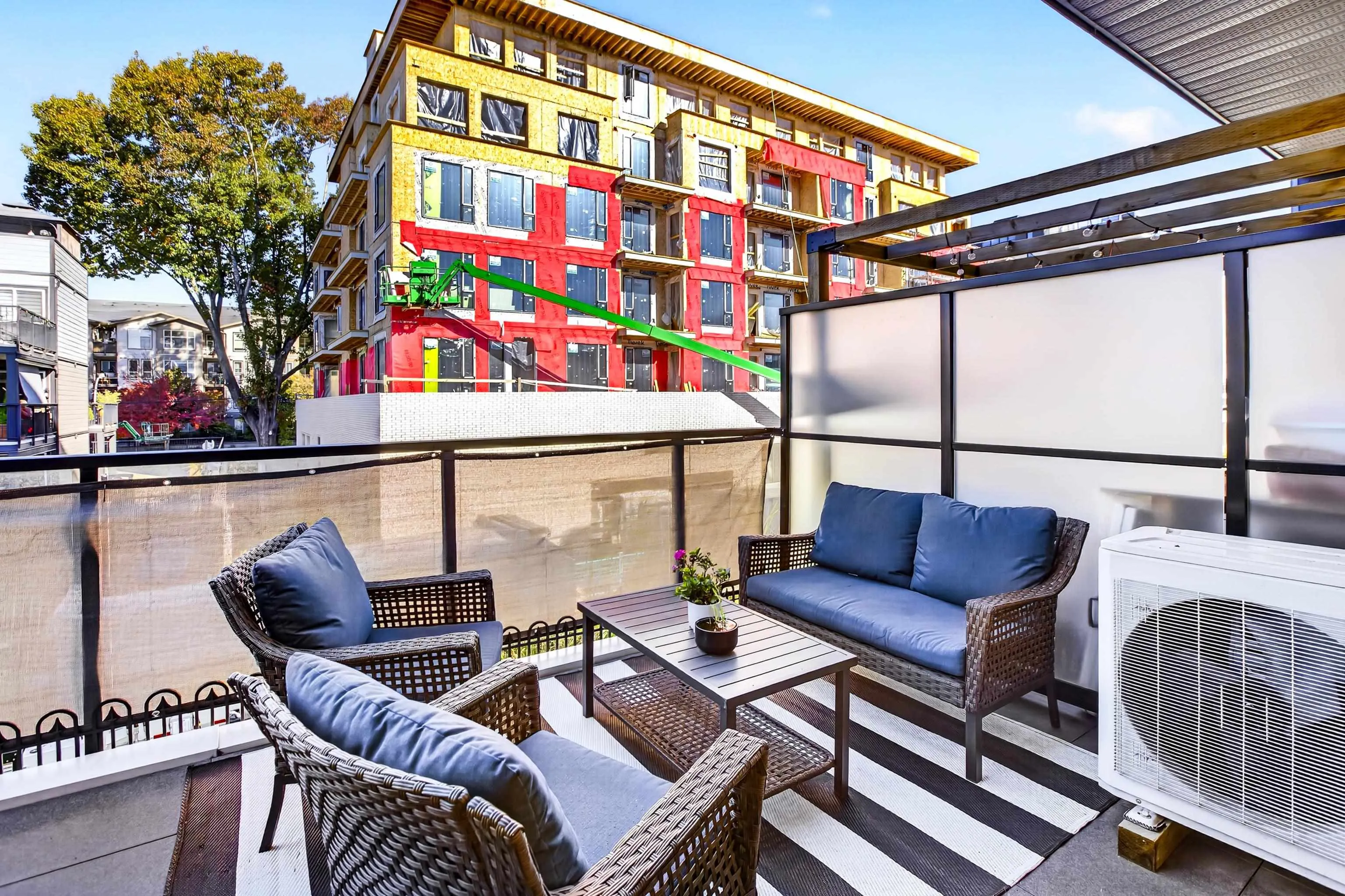 2331 Kelly Avenue #203