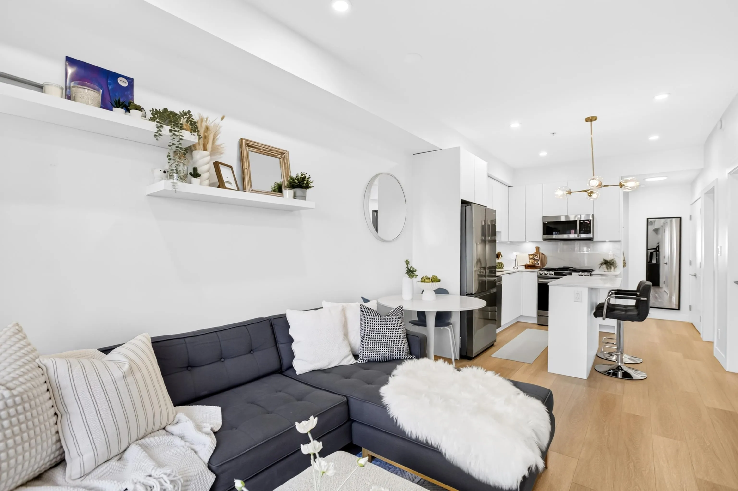 2331 Kelly Avenue #203