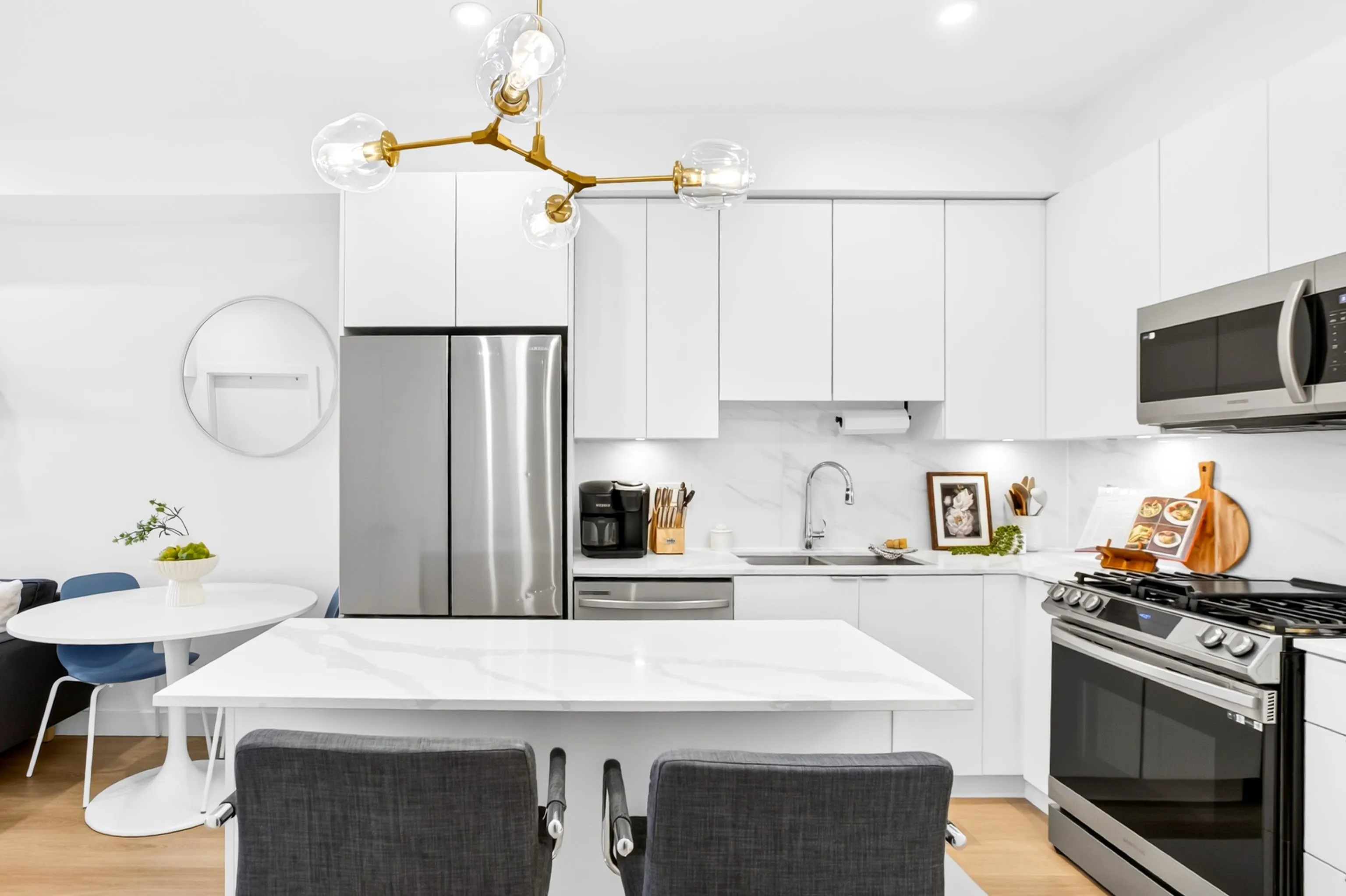 2331 Kelly Avenue #203