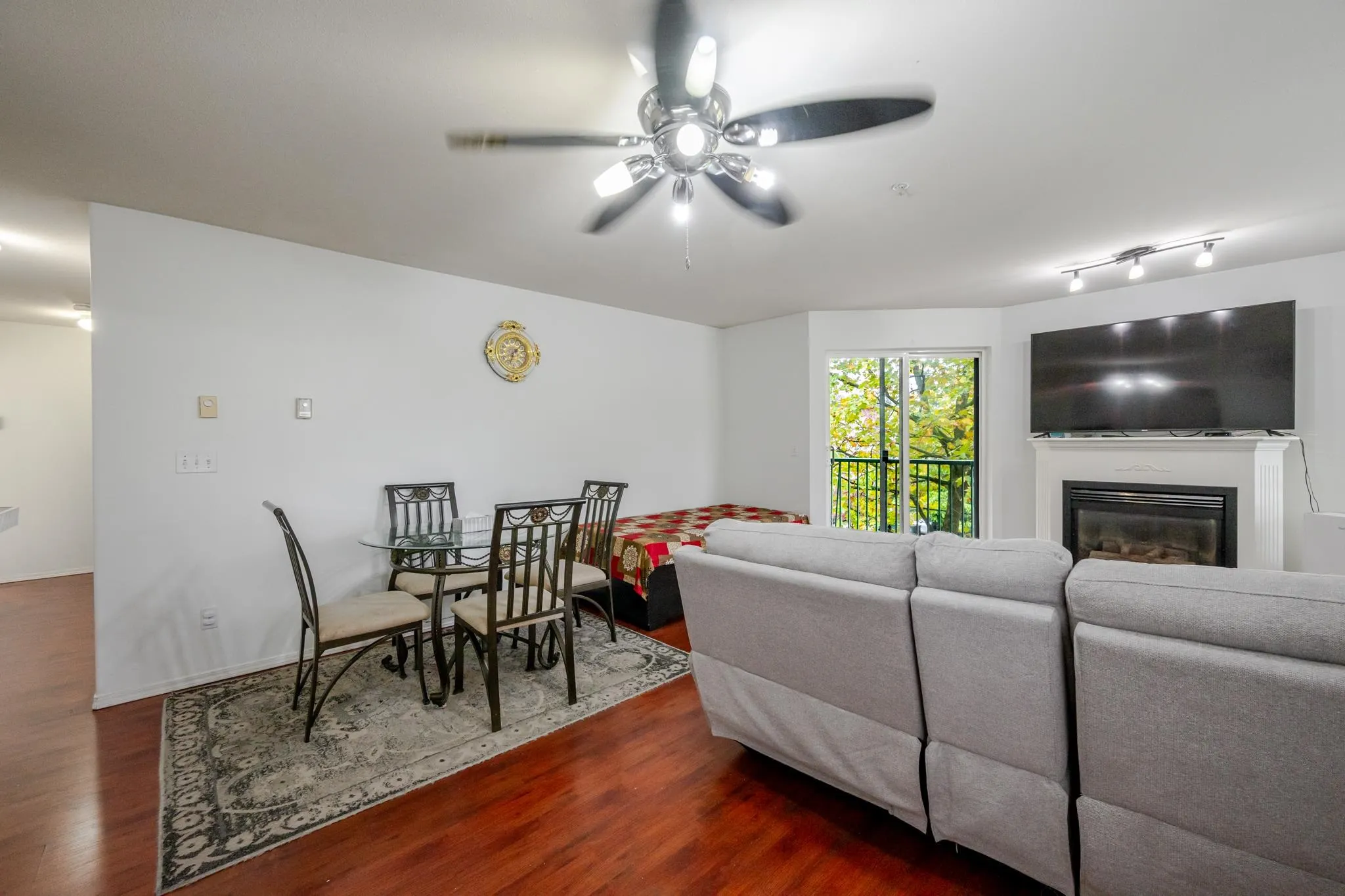 2435 Center Street #302