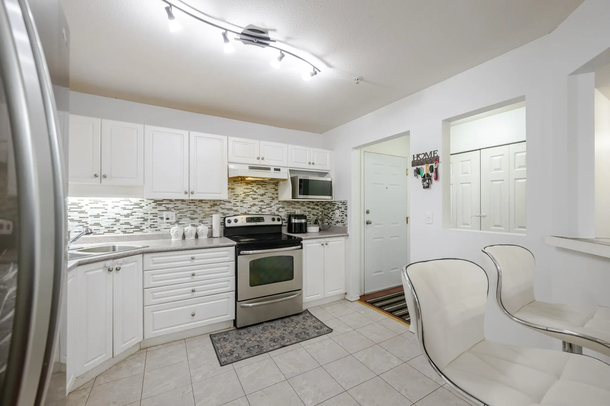 2435 Center Street #302