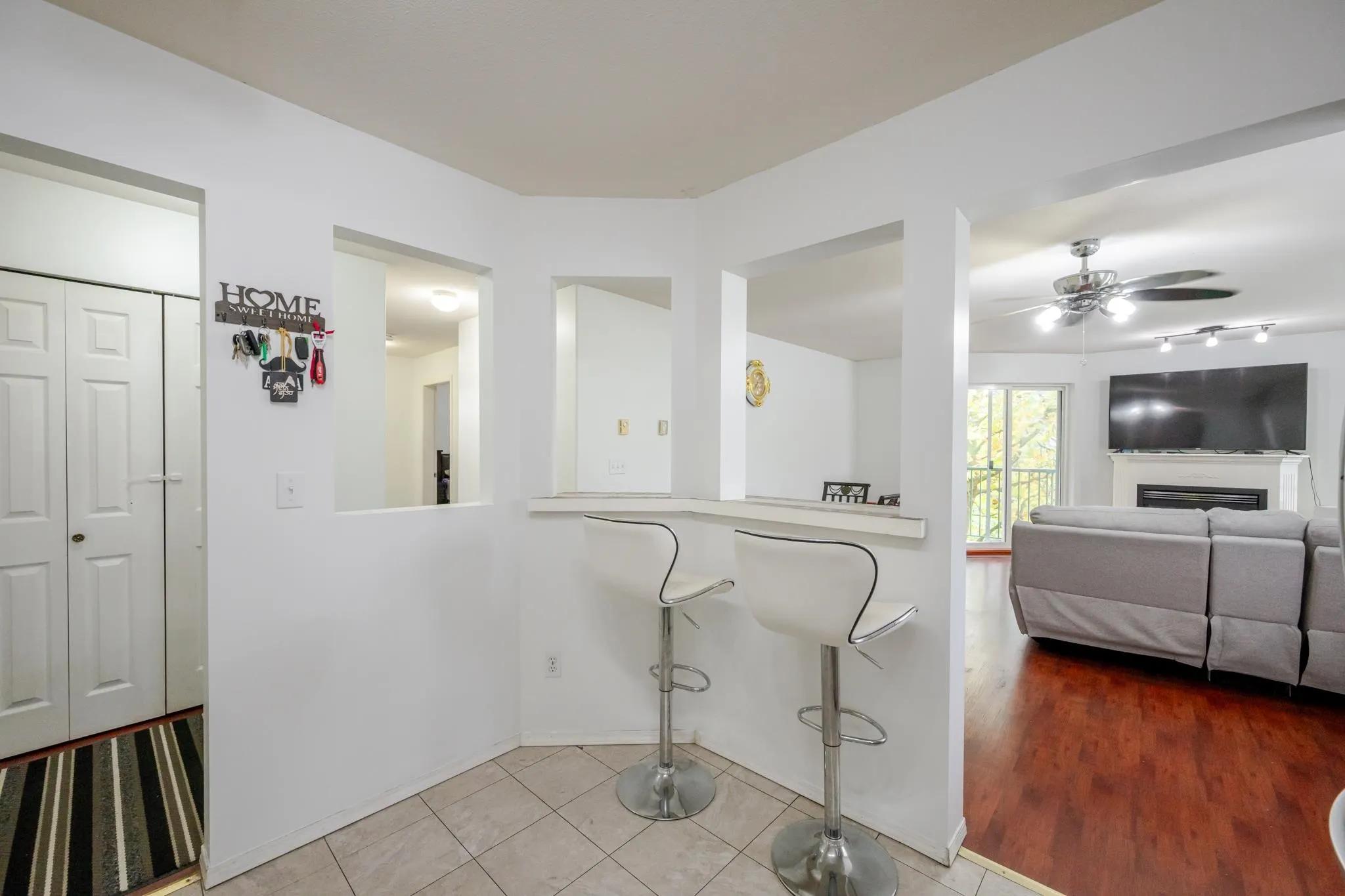 2435 Center Street #302