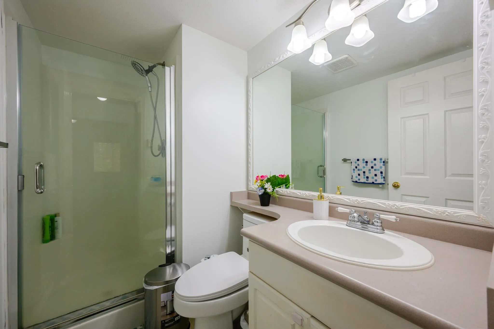 2435 Center Street #302
