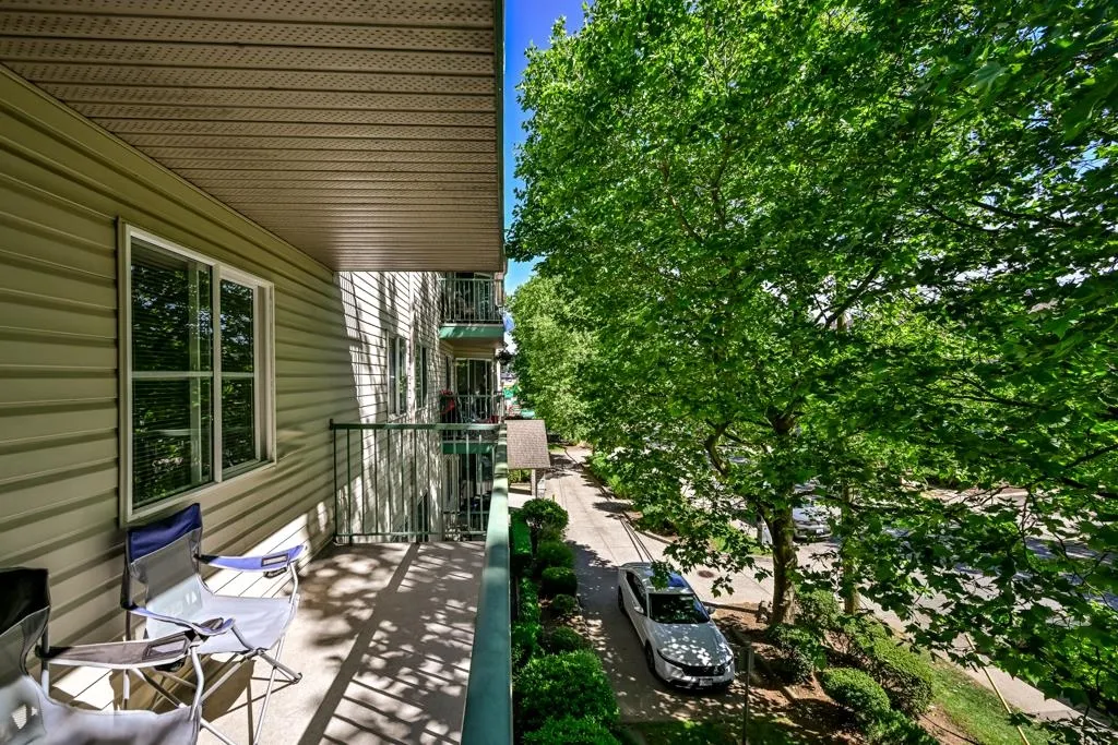 2435 Center Street #302
