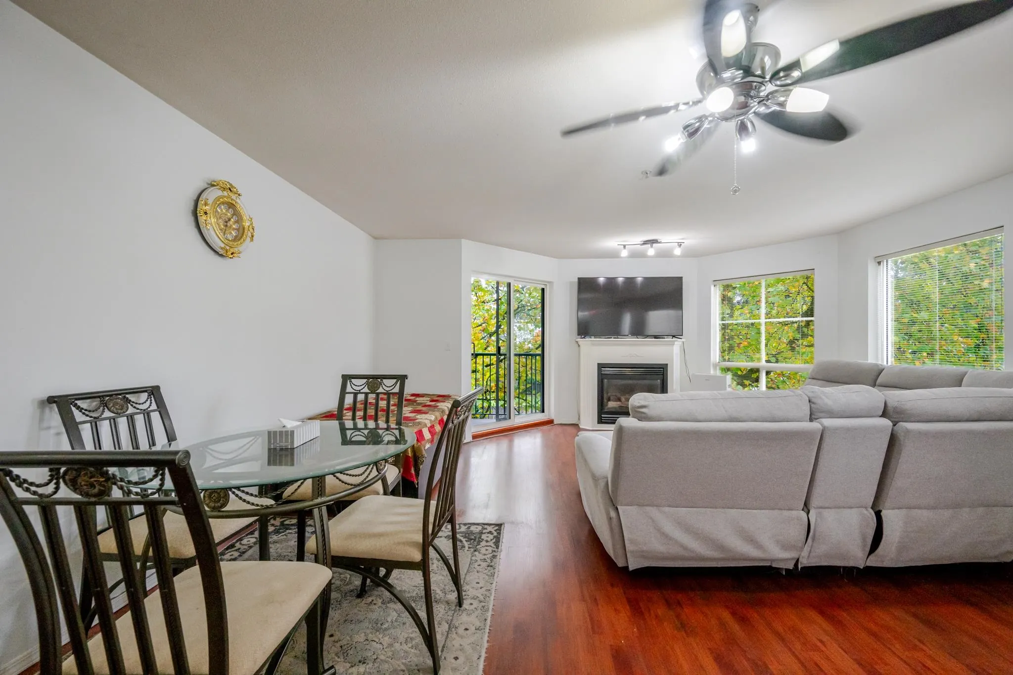 2435 Center Street #302