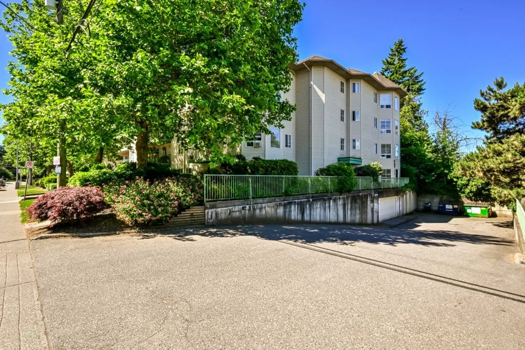 2435 Center Street #302