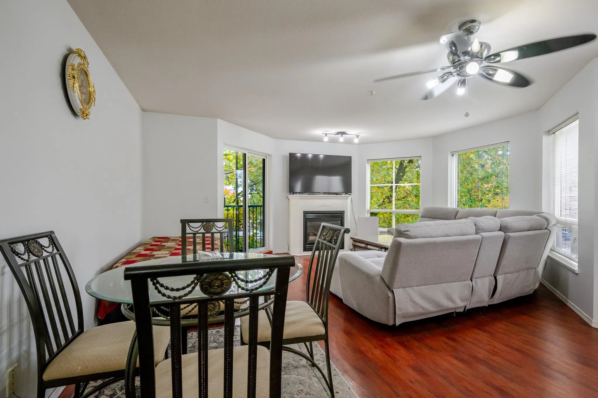 2435 Center Street #302