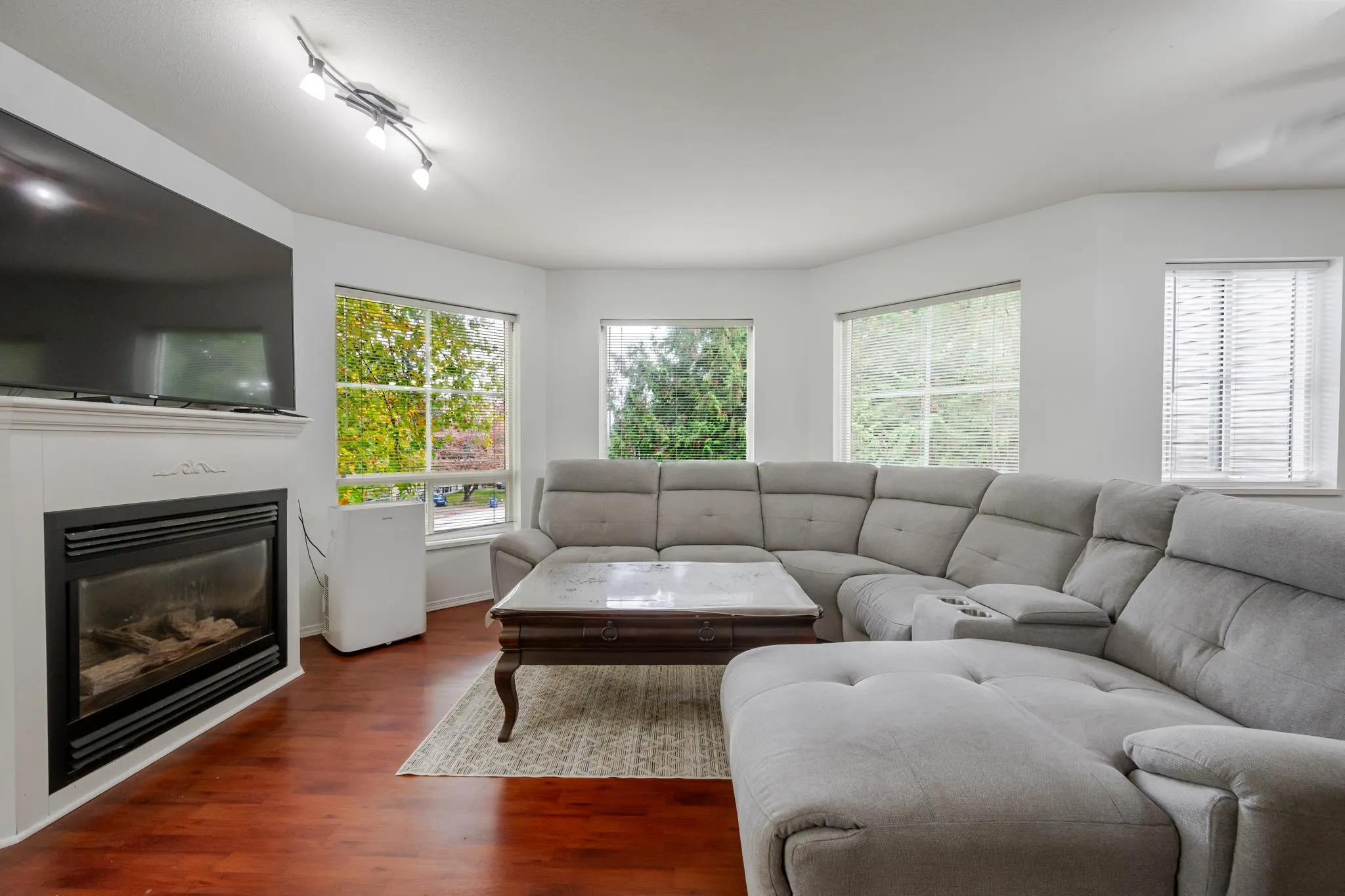 2435 Center Street #302
