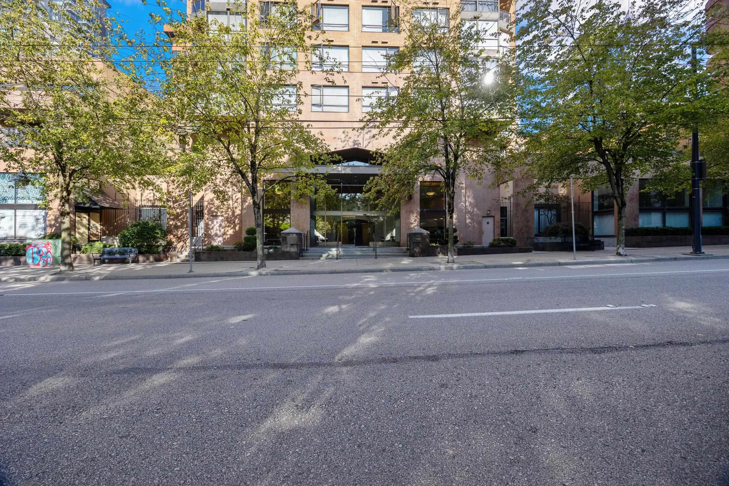 1189 Howe Street #907
