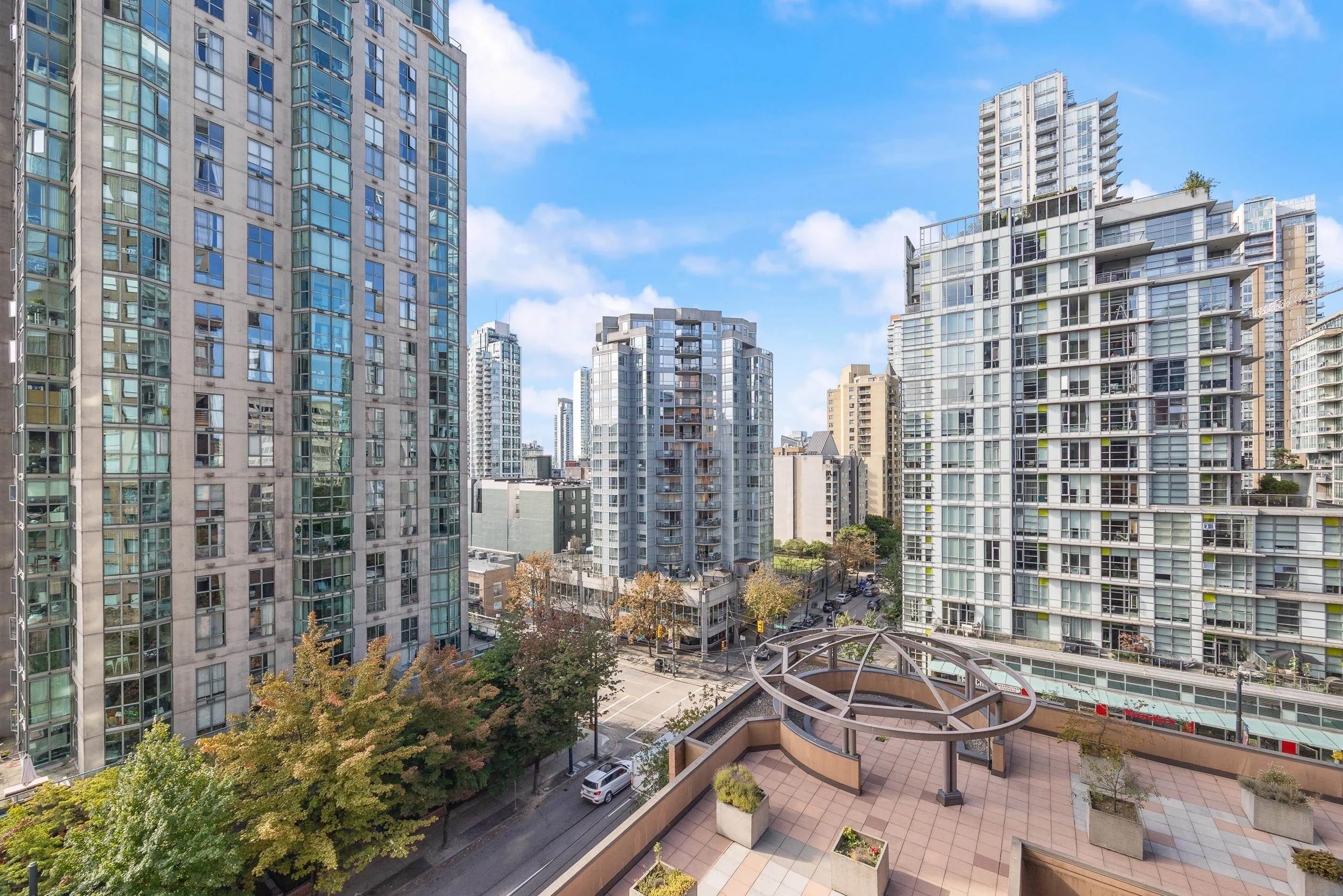 1189 Howe Street #907