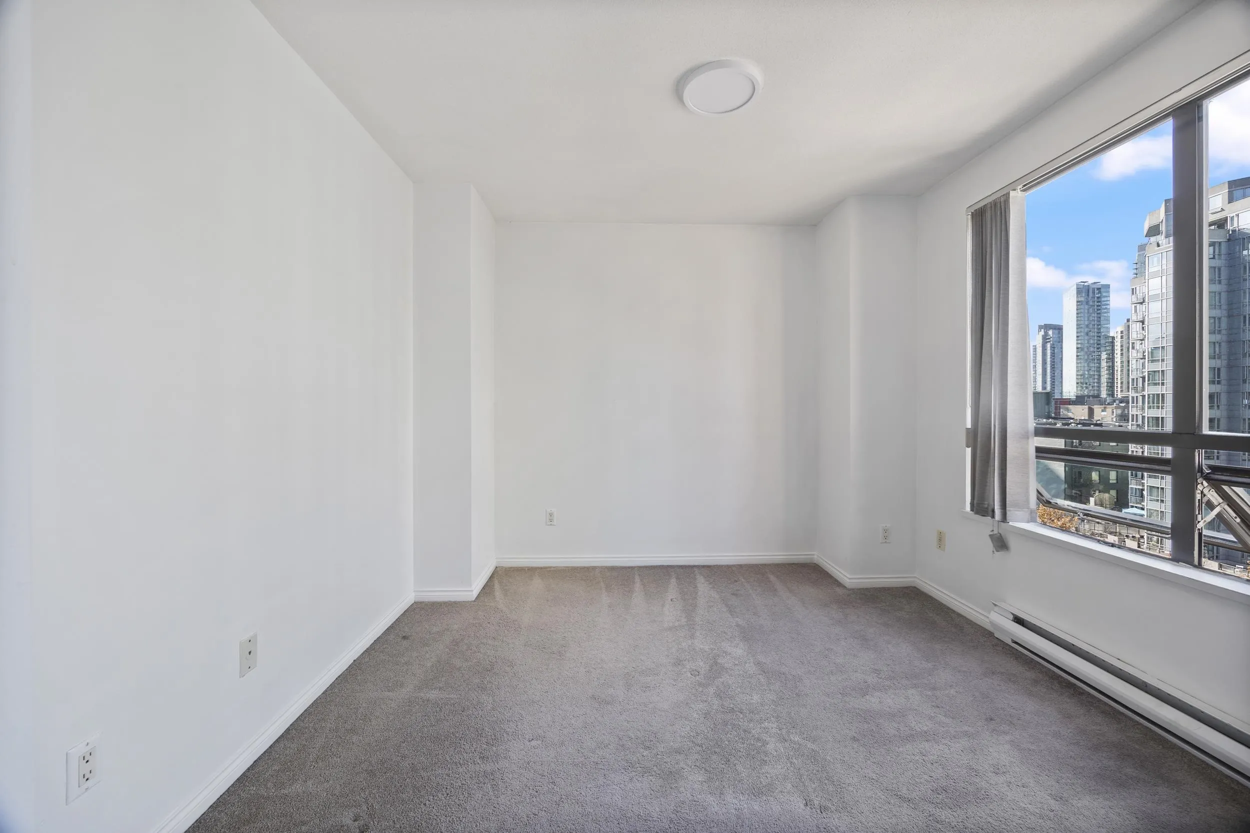 1189 Howe Street #907