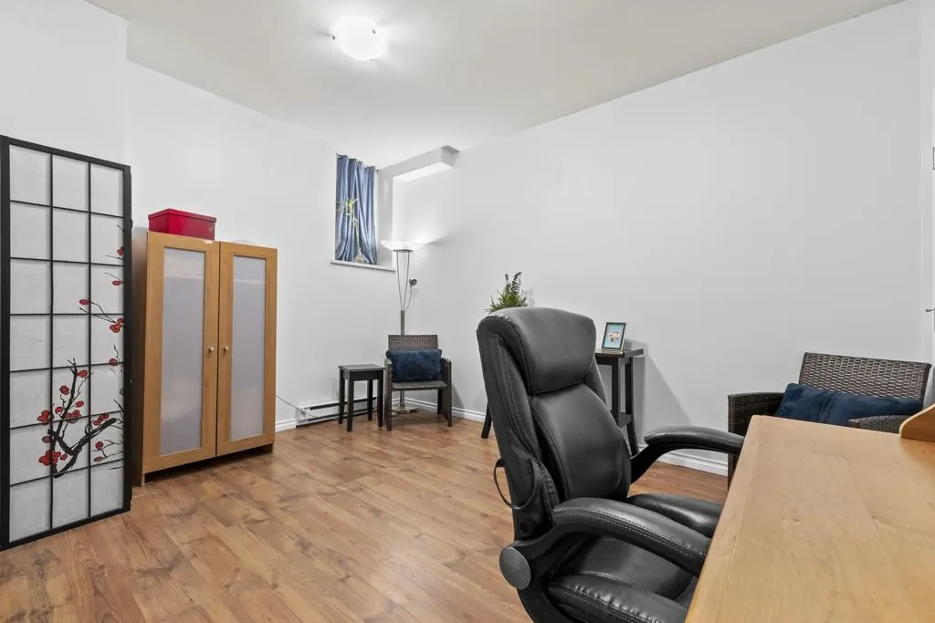 3712 Pender Street #10