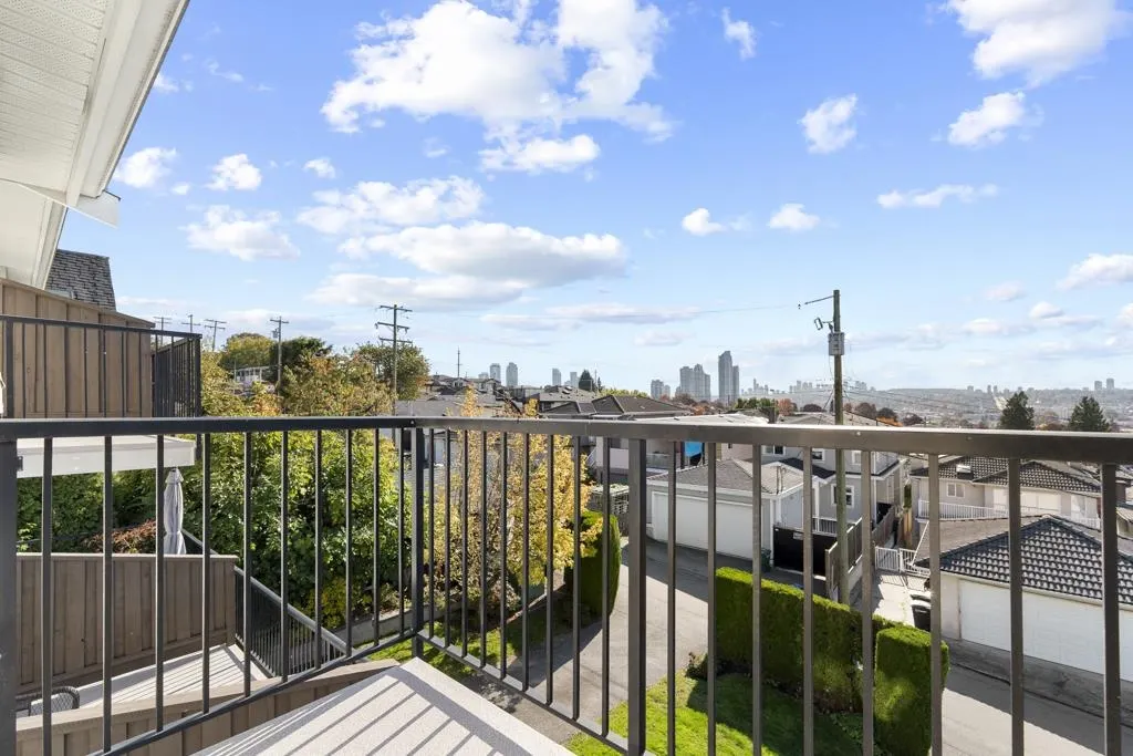 3712 Pender Street #10