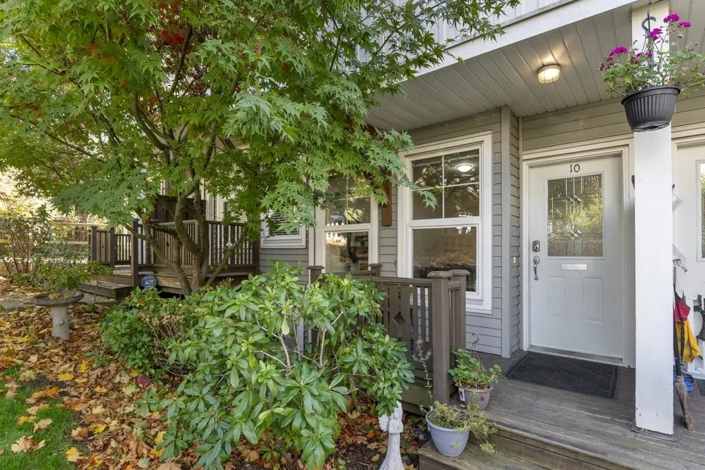 3712 Pender Street #10