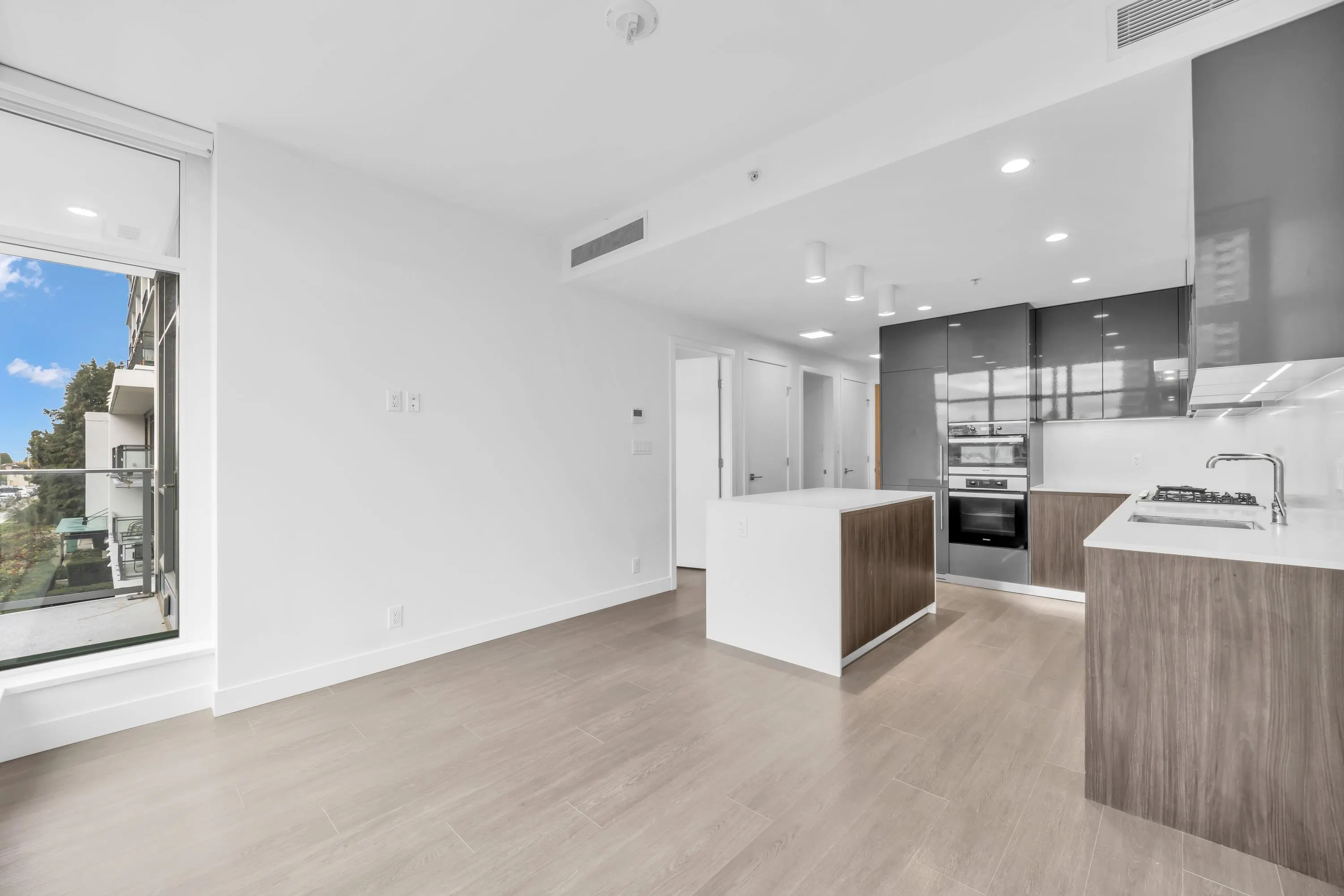 6511 Sussex Avenue #305