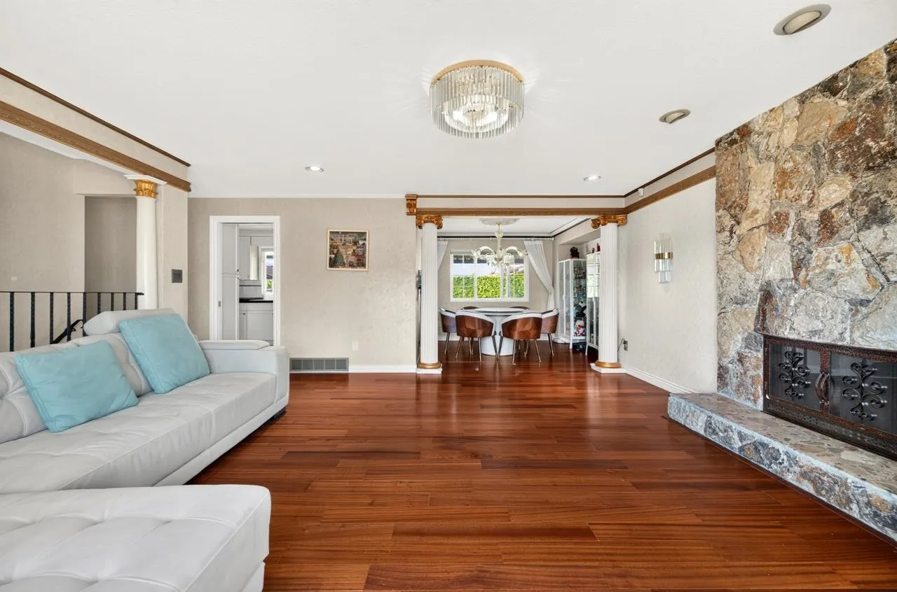 10291 Hollywell Drive