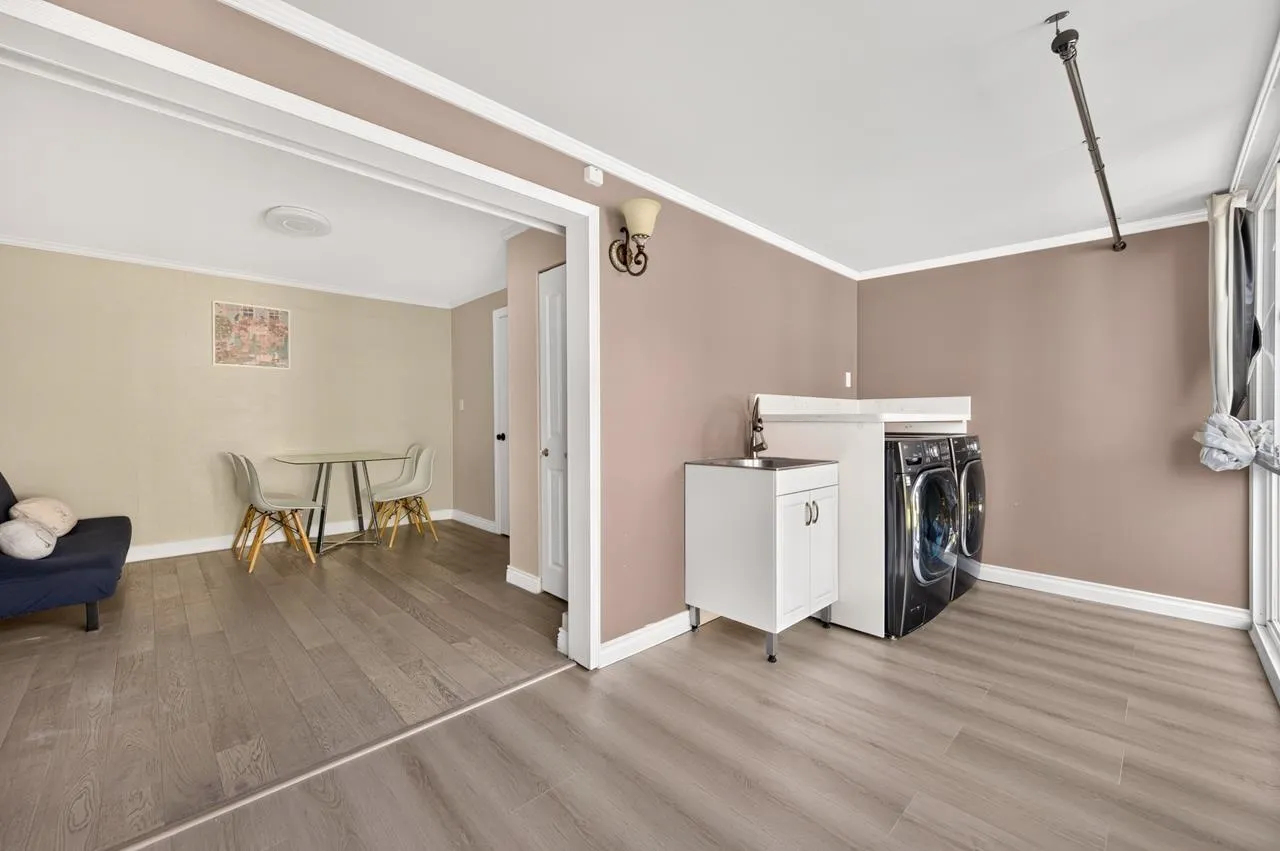 10291 Hollywell Drive