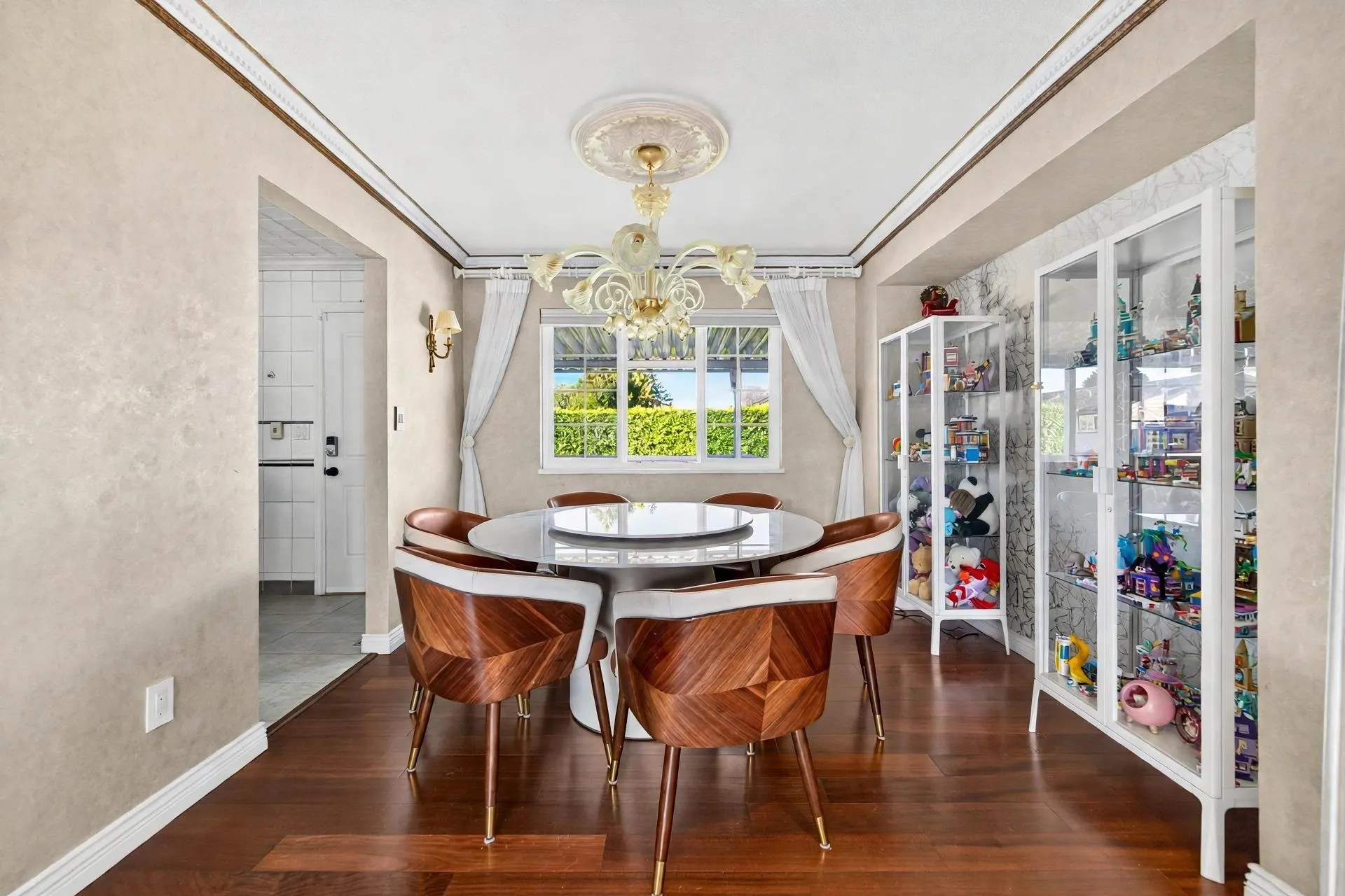 10291 Hollywell Drive