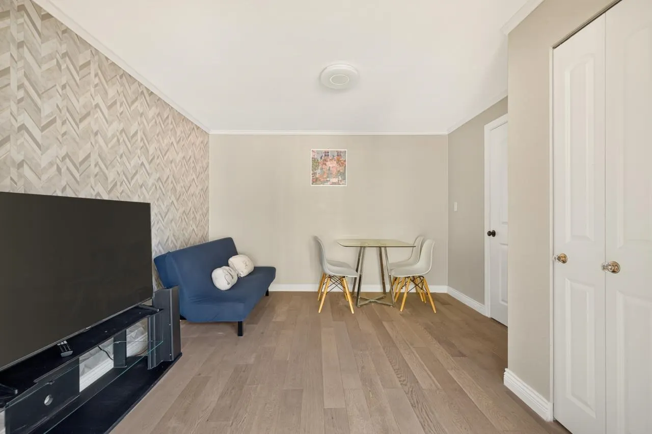 10291 Hollywell Drive