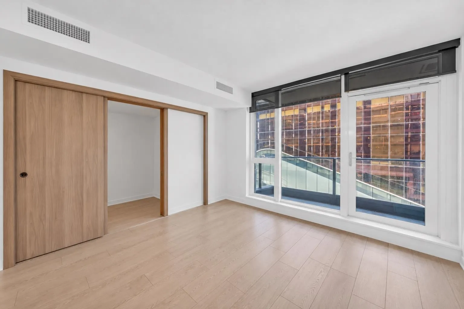 38 Smithe Street #752