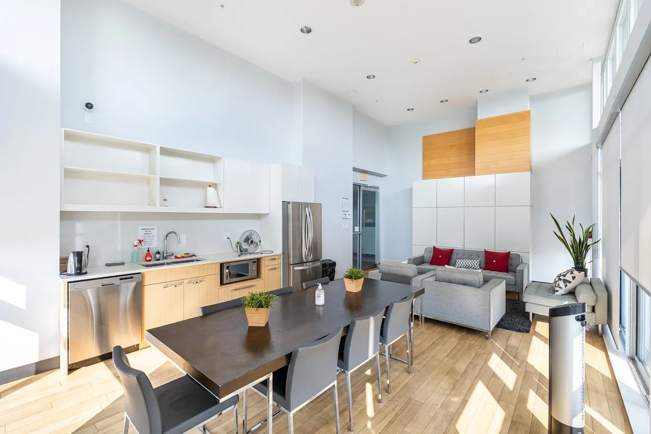 958 Ridgeway Avenue #1606