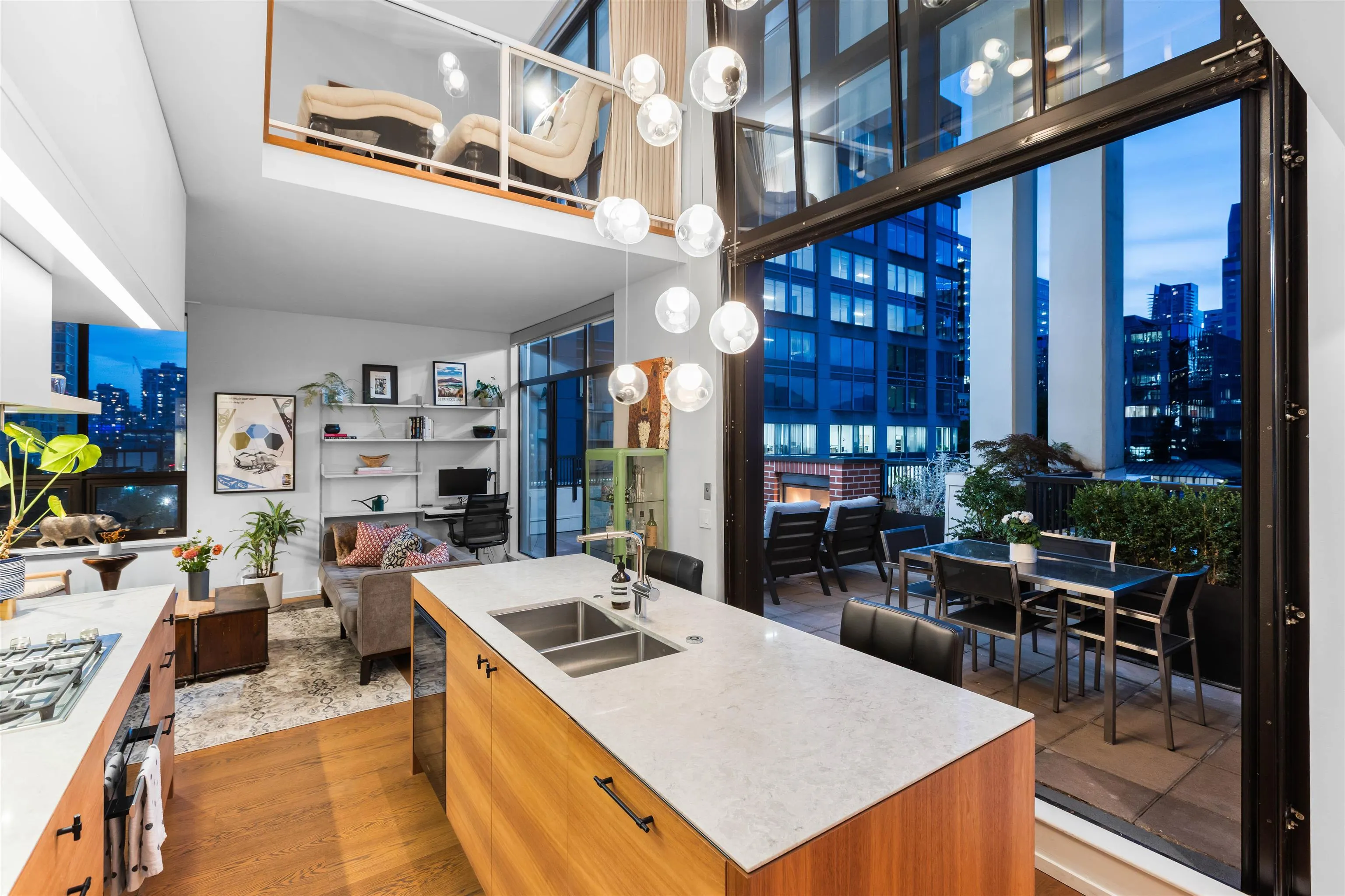 531 Beatty Street #PH701