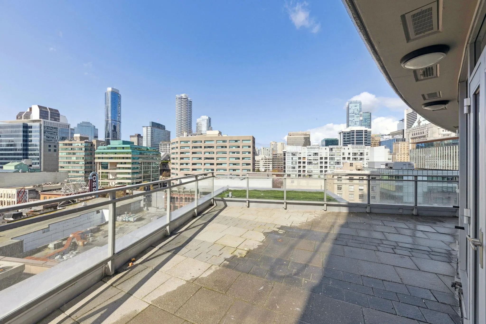 833 Seymour Street #806