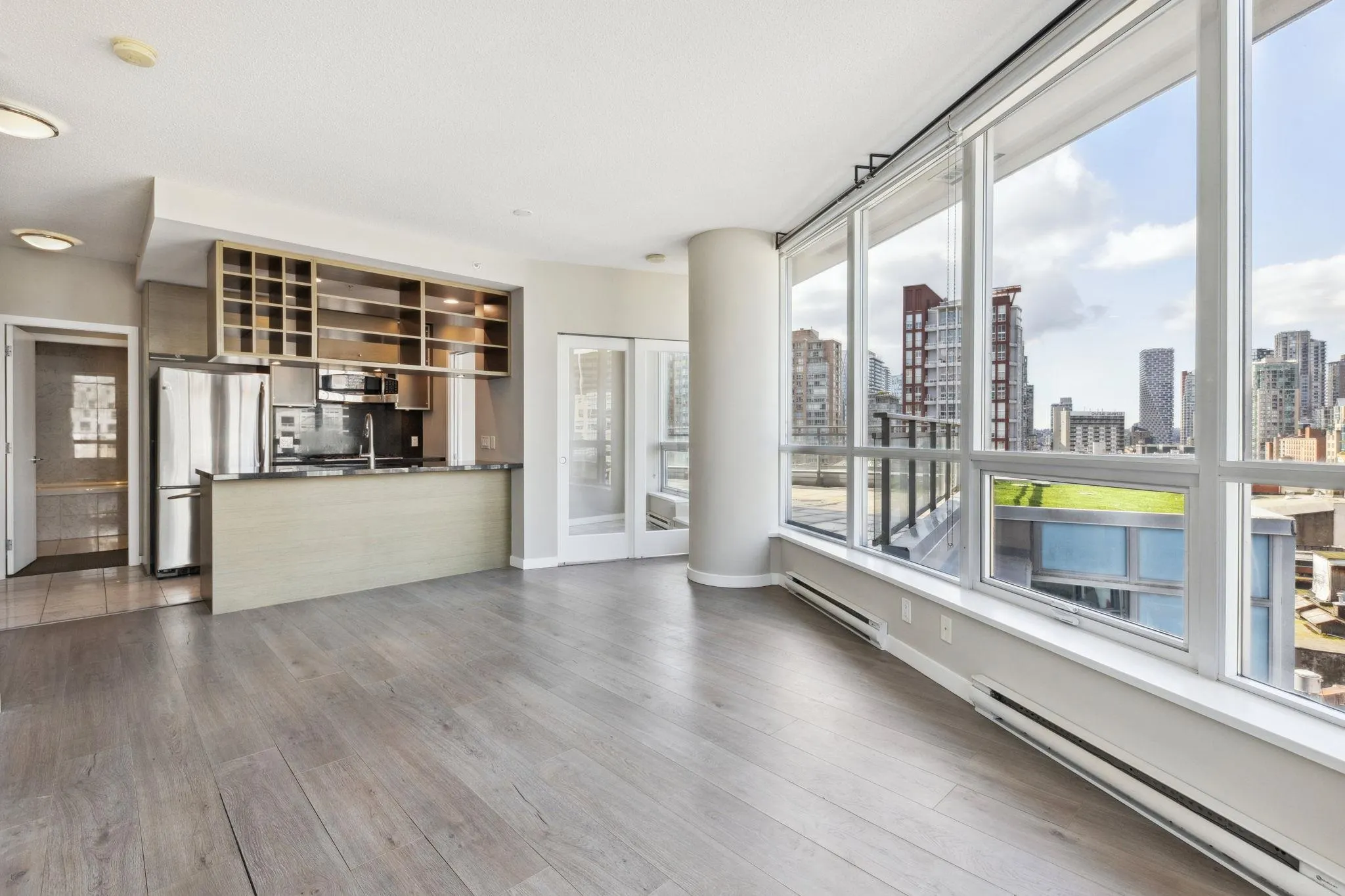 833 Seymour Street #806